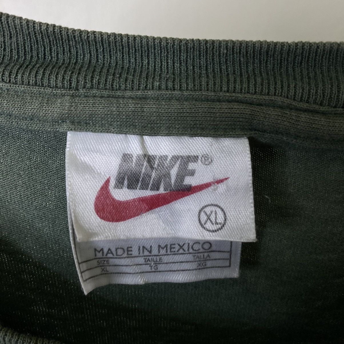 Nike 1990s Nike Essential Embroidery Small Swoosh Faded Green Tee Size US XXL / EU 58 / 5 - 4 Thumbnail