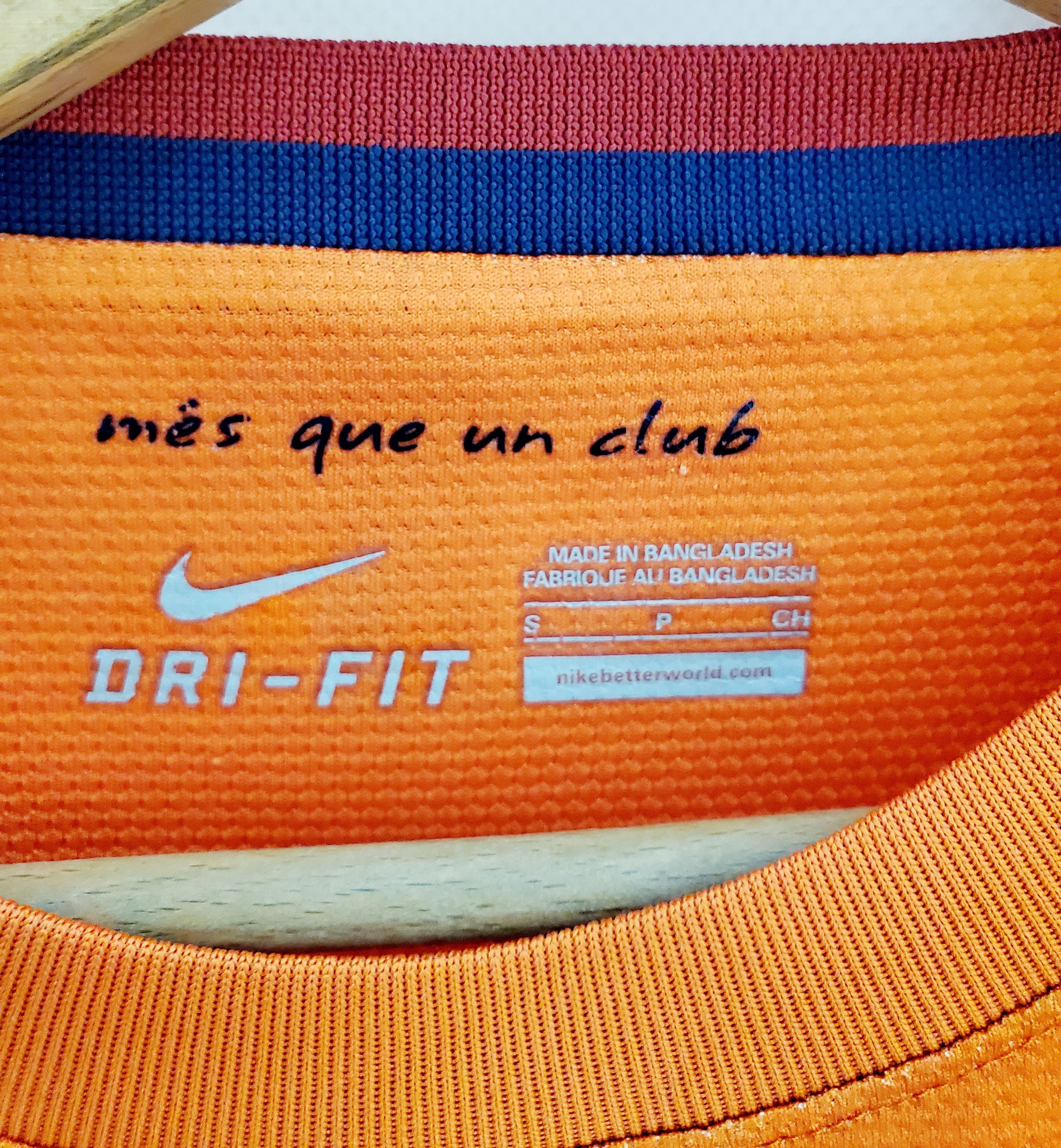 Nike BARCELONA 2012 2013 AWAY FOOTBALL SHIRT SOCCER JERSEY Size S Size US S / EU 44-46 / 1 - 4 Thumbnail
