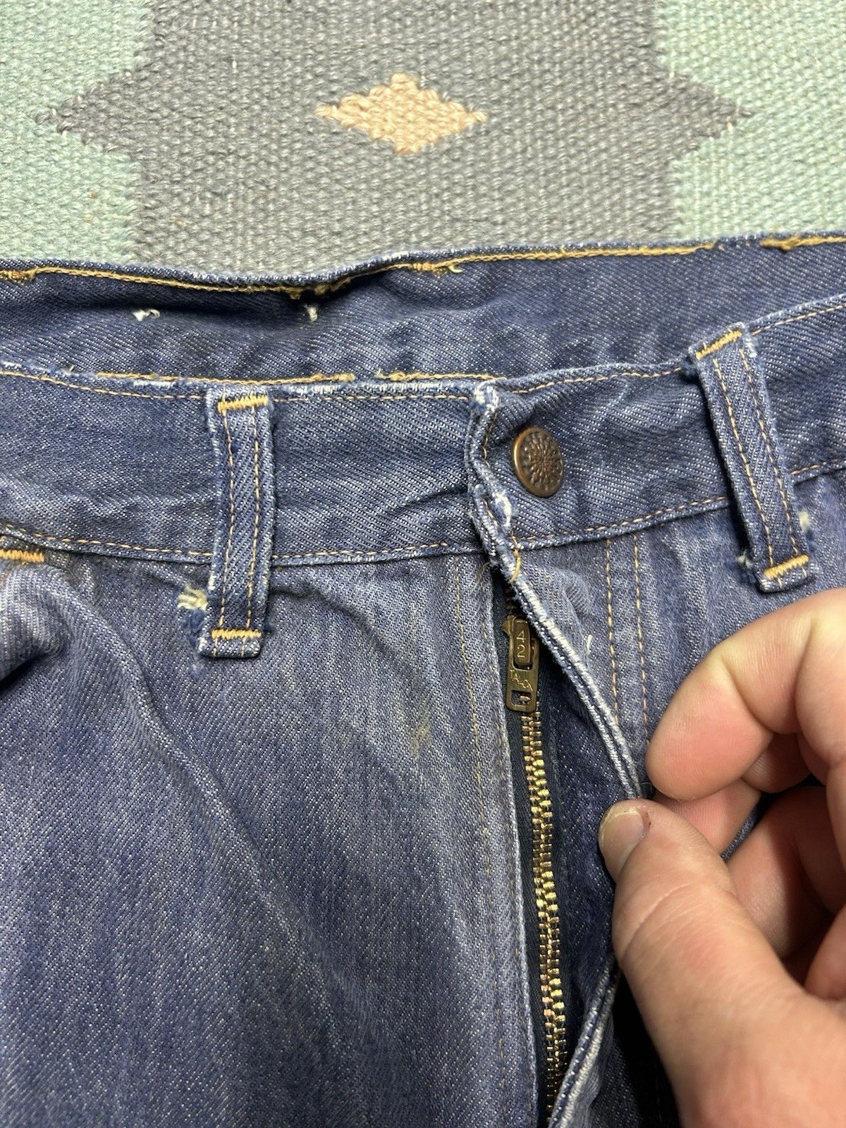 Vintage 70s bell bottom jeans flare leg twist cotton distress 32x31 Size US 32 / EU 48 - 6 Thumbnail