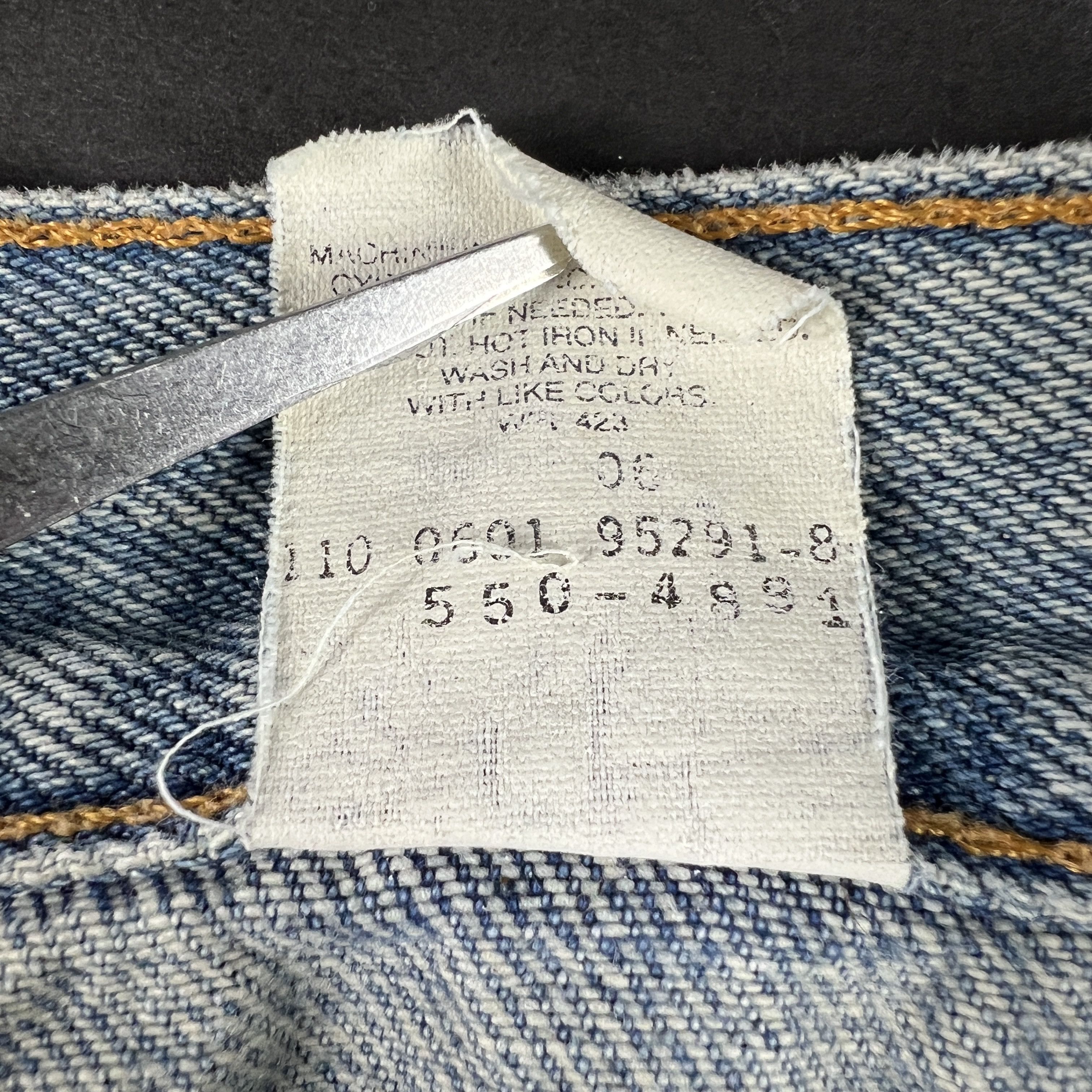 Levi's × Vintage Y2K Levi's Jeans 550 Relaxed Blue Dingy Denim Size US 34 / EU 50 - 9 Thumbnail