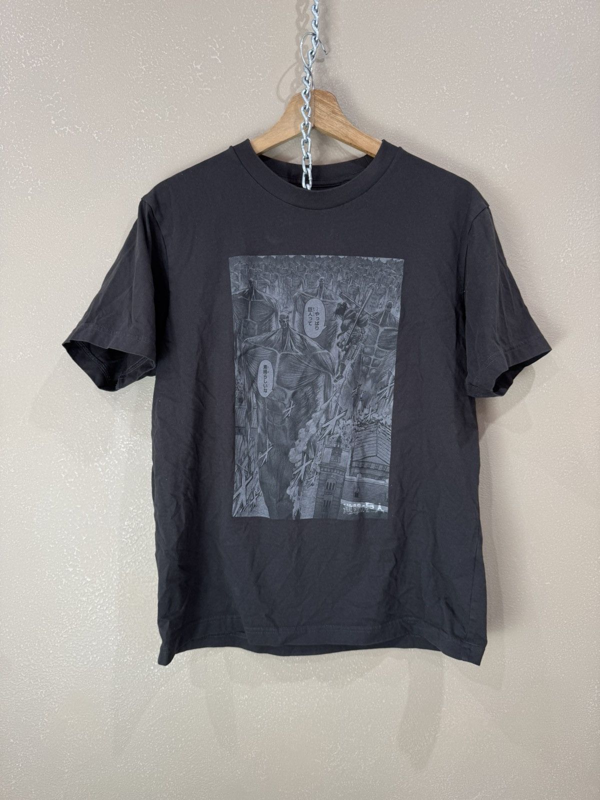 Anime Uniqlo - Attack on Titan T-Shirt NWT Size US M / EU 48-50 / 2 - 1 Thumbnail