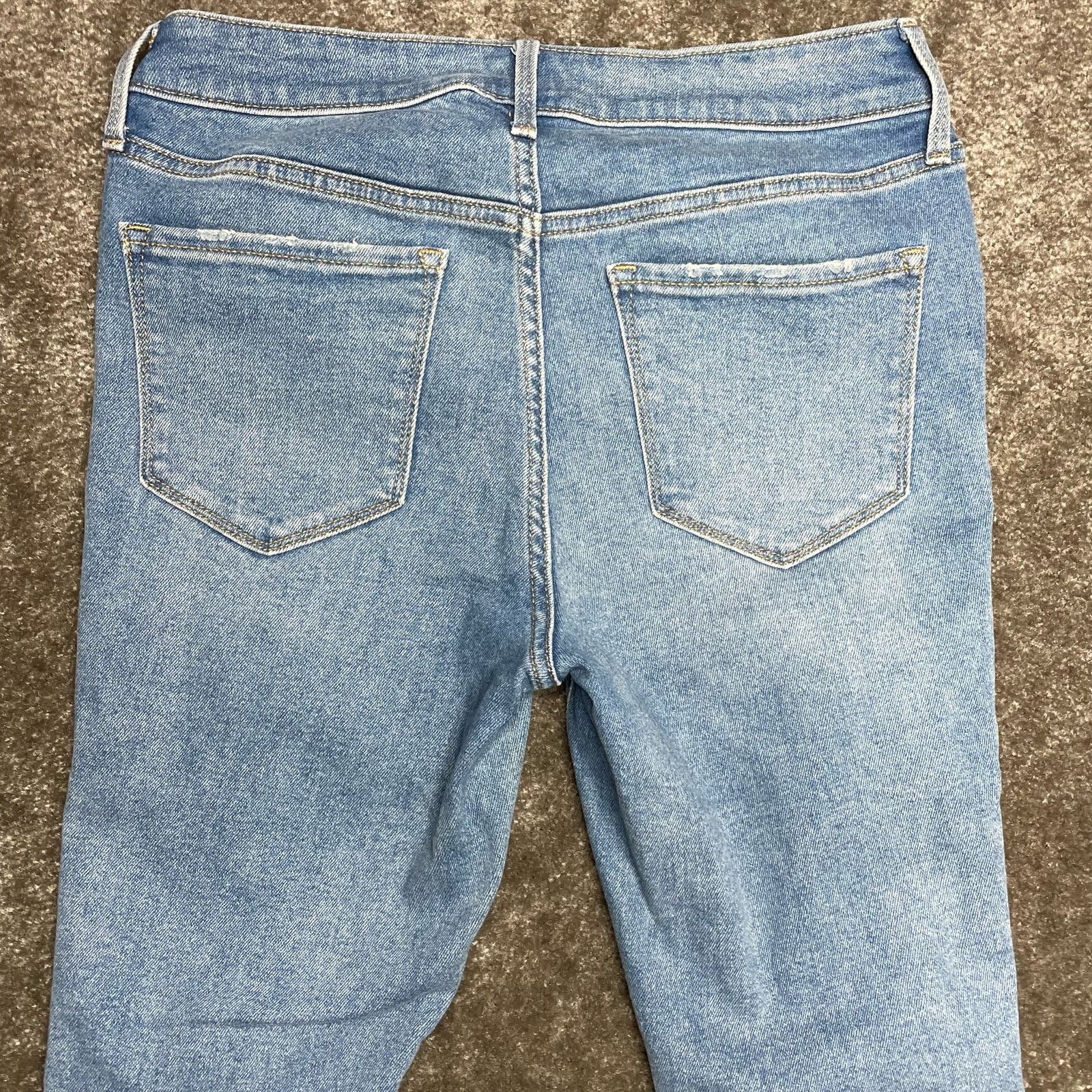 Old Navy NWOT Old Navy Rockstar Super Skinny Jeans Size 28" / US 6 / IT 42 - 7 Thumbnail