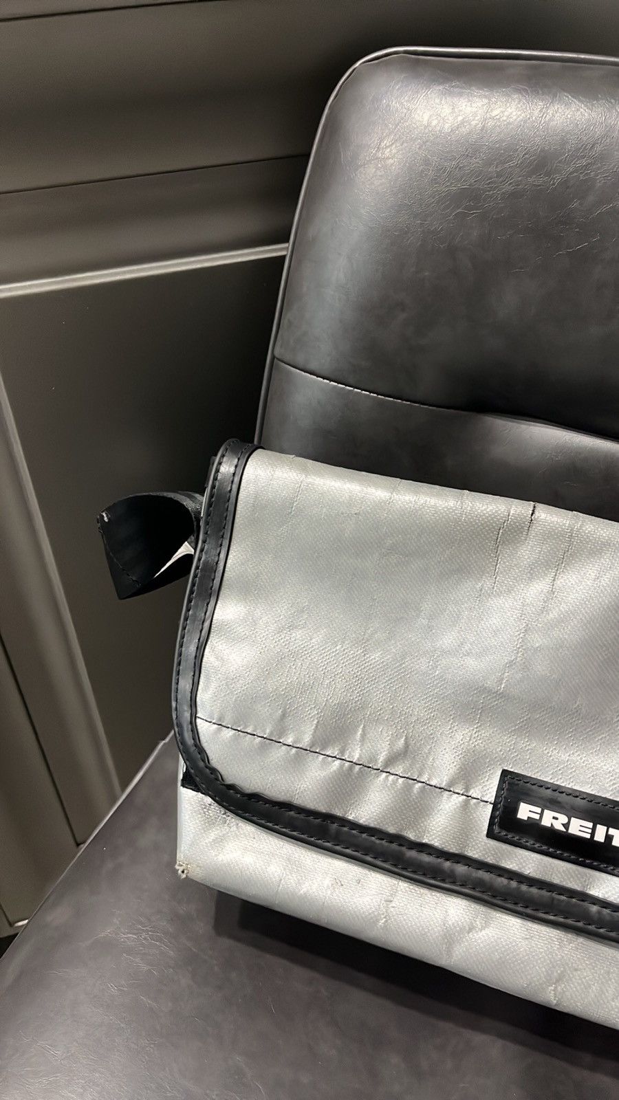 Freitag × Vintage Rare vintage Freitag silver bag Size ONE SIZE - 5 Thumbnail