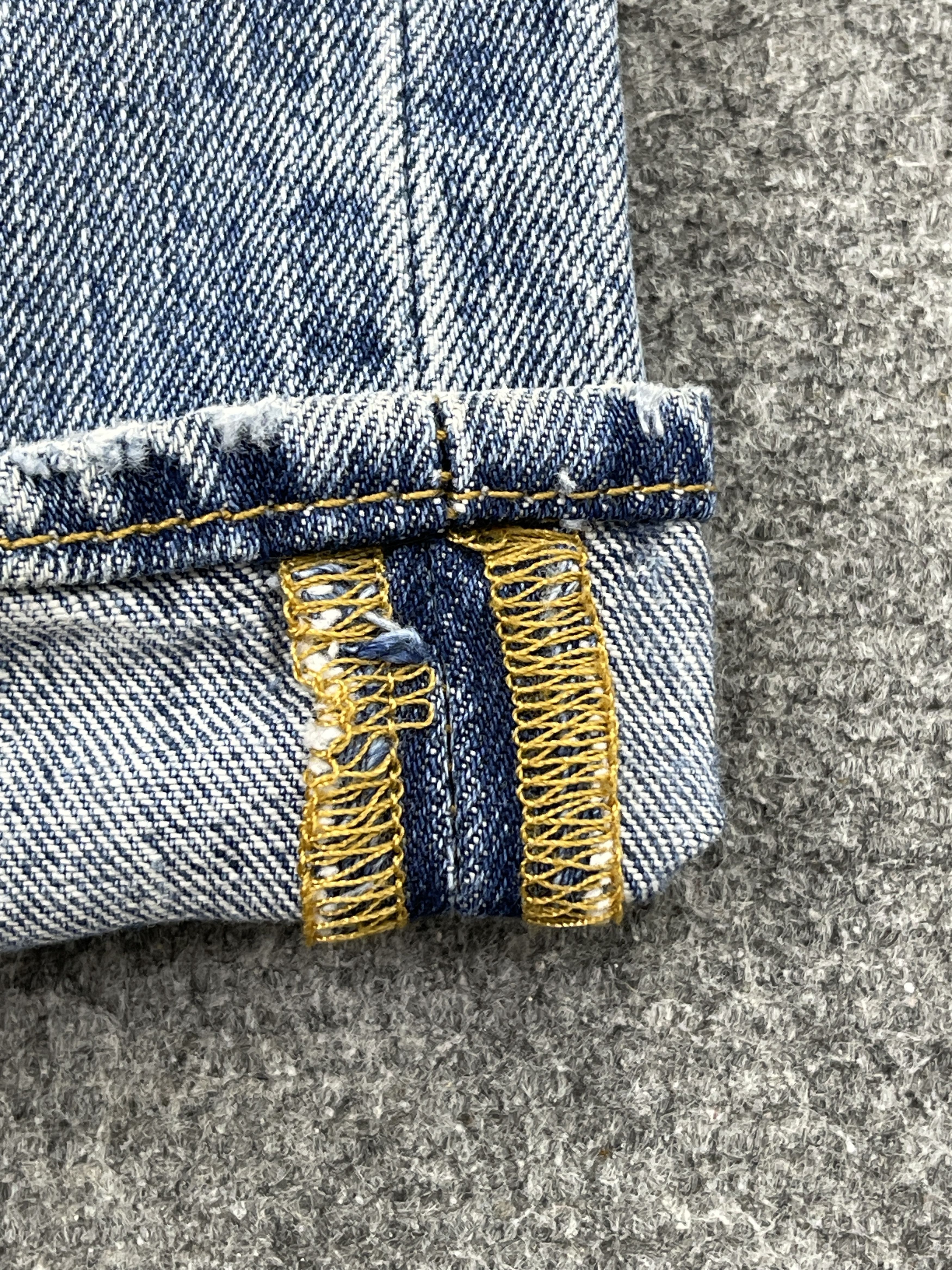 Levi's × Vintage Vintage Levis 501 Light Blue Washed Denim Jeans Size US 35 - 7 Thumbnail