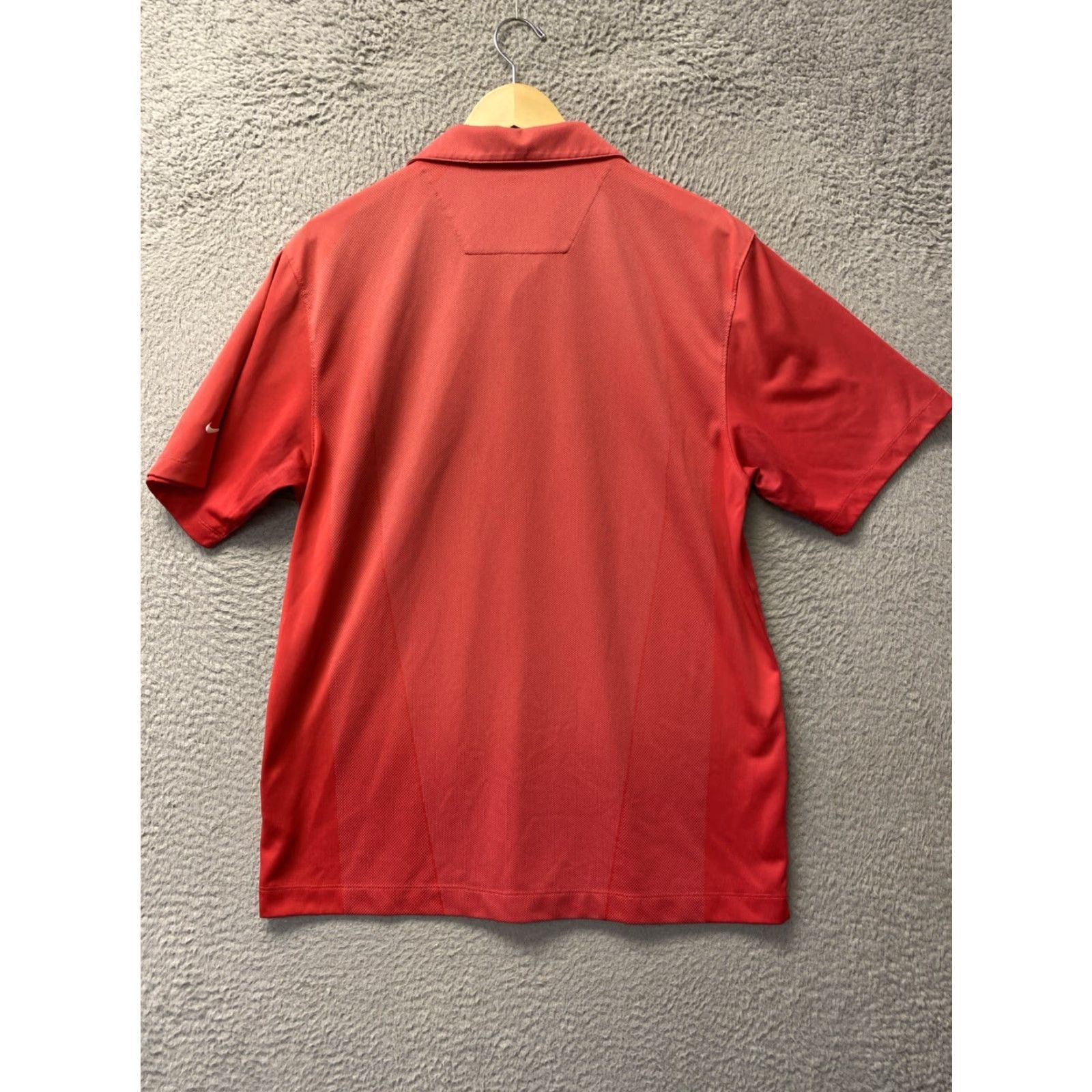 Nike Nike Men's Athletic Wear Short Sleeve Swoosh Golf Active Shirt Red Size US M / EU 48-50 / 2 - 7 Thumbnail