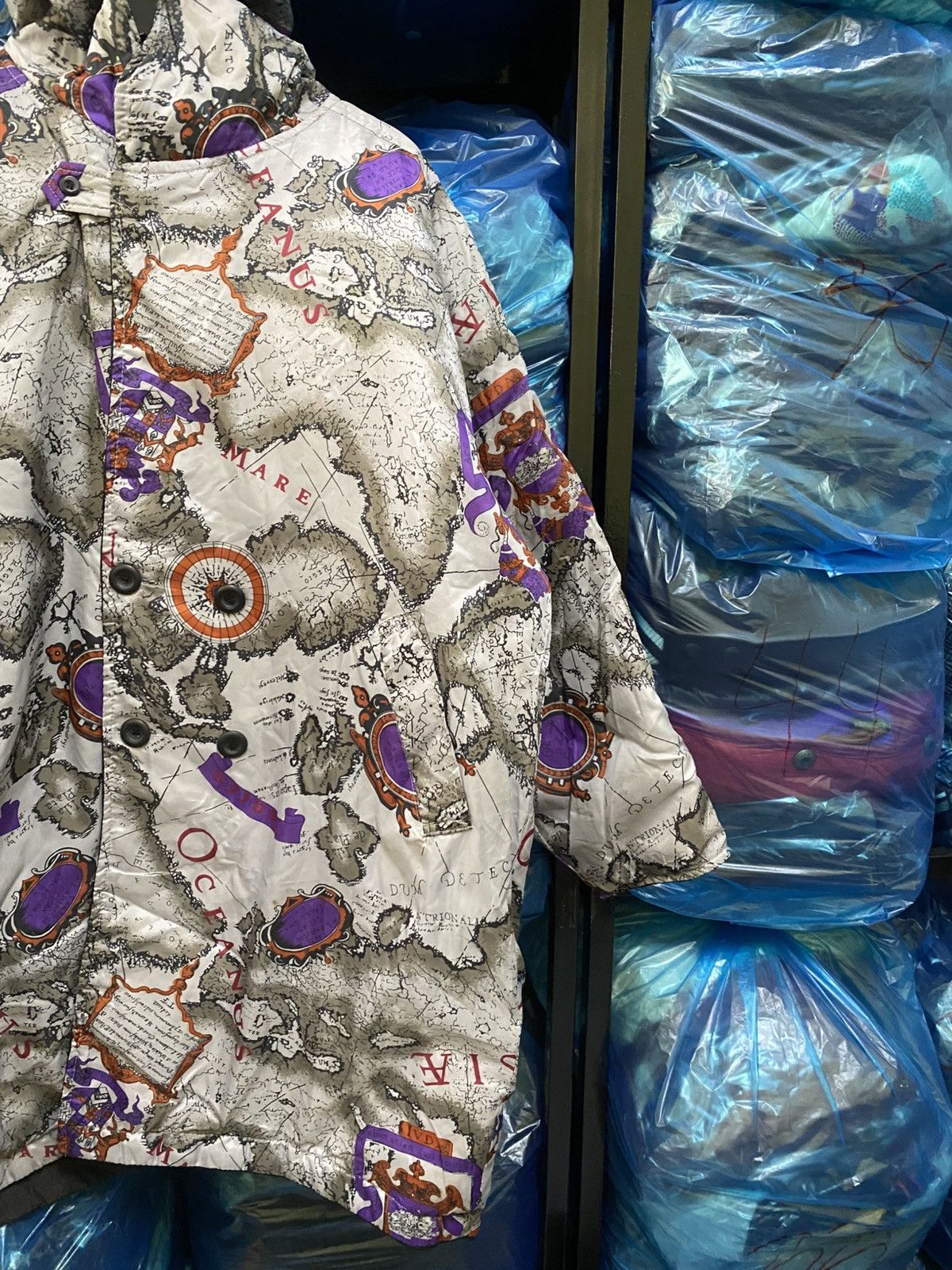 Vintage Vintage Map Print Oversized Puffer Jacket Style Unisex Coat Size US L / EU 52-54 / 3 - 4 Thumbnail