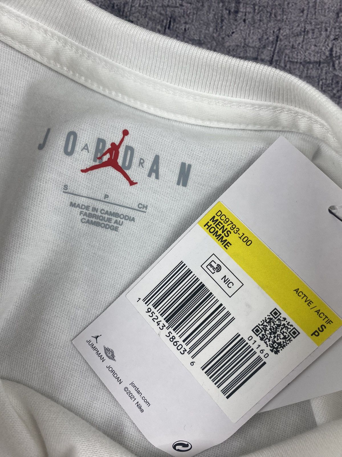 Jordan Brand × Nike Nike Air Jordan Big Logo Long Sleeve Size S Size US S / EU 44-46 / 1 - 10 Thumbnail