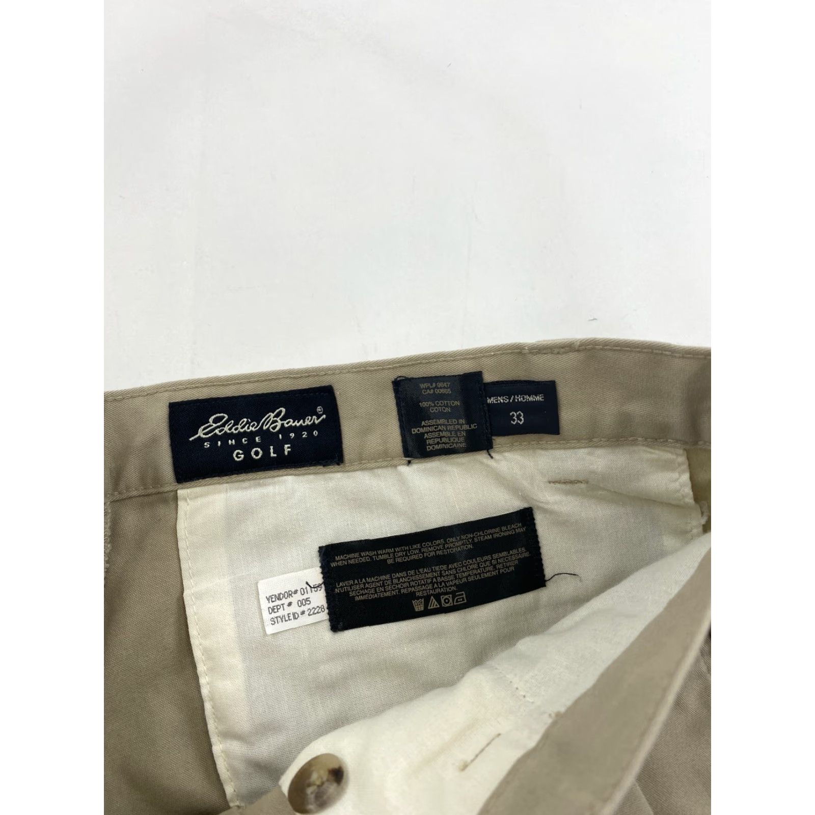 Eddie Bauer Eddie Bauer Golf Shorts Mens 33 Khaki Pleated Bermuda Beige color? Size US 33 - 3 Thumbnail