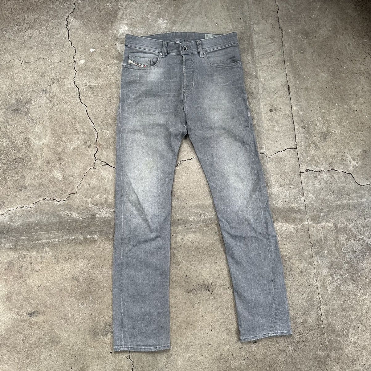 Diesel Diesel ‘Buster’ waxed style Tapered Denim 30x32 Size US 30 / EU 46 - 2 Thumbnail