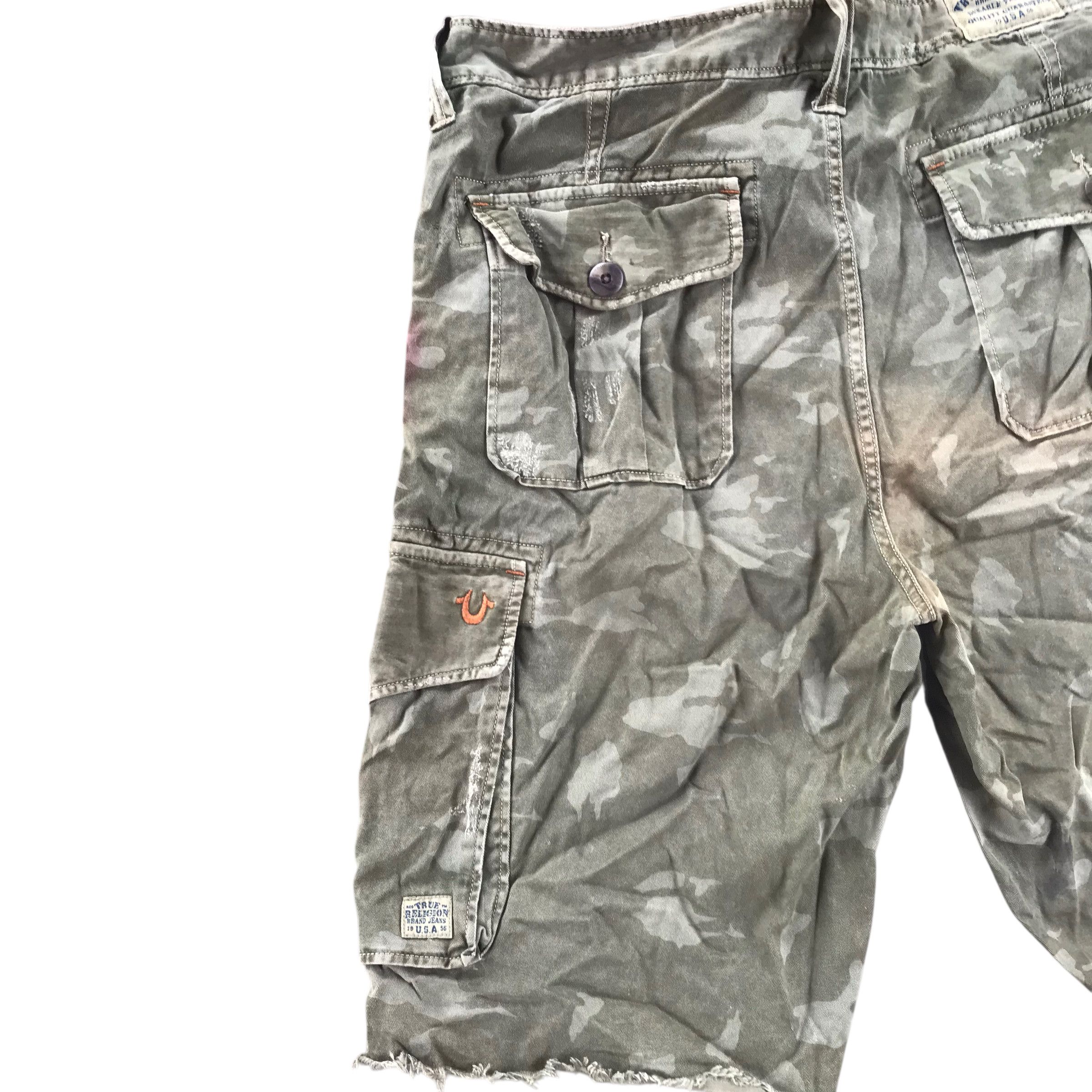 True Religion Rare Vintage True Religion Camo Short Pants -Size 37 Size US 37 - 7 Thumbnail
