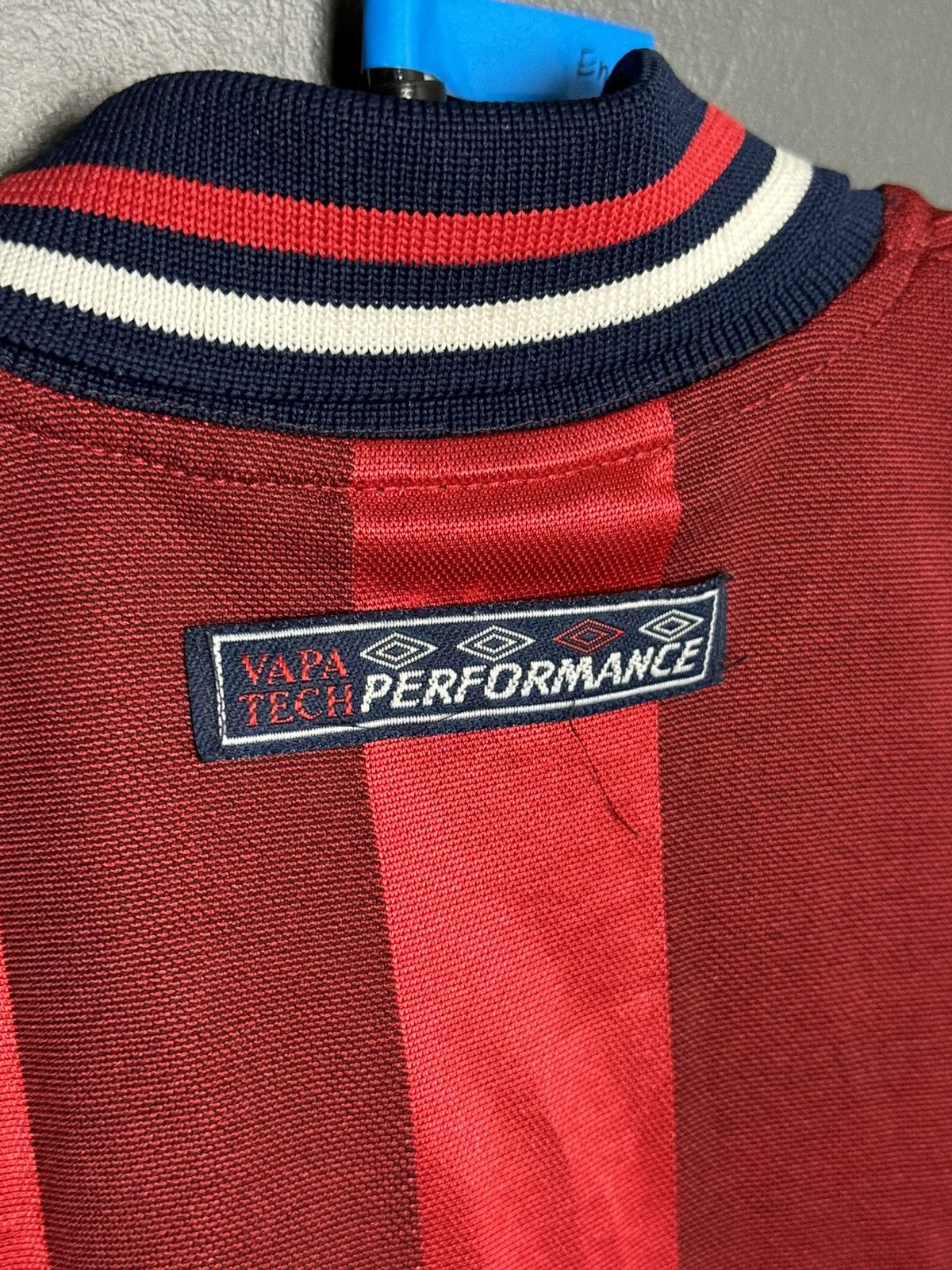 Umbro KIDS England National Team 97/99 Away Football Jersey Size US XS / EU 42 / 0 - 4 Thumbnail