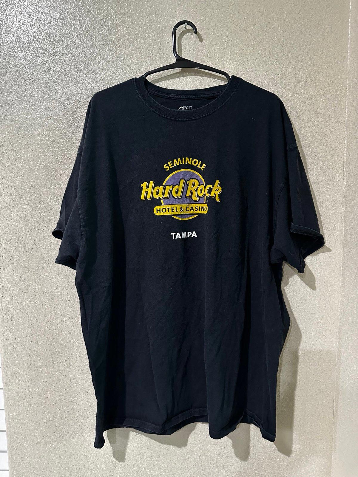 Hard Rock Cafe (Rare) Hard rock volunteer Tshirt Size US XXL / EU 58 / 5 - 1 Thumbnail