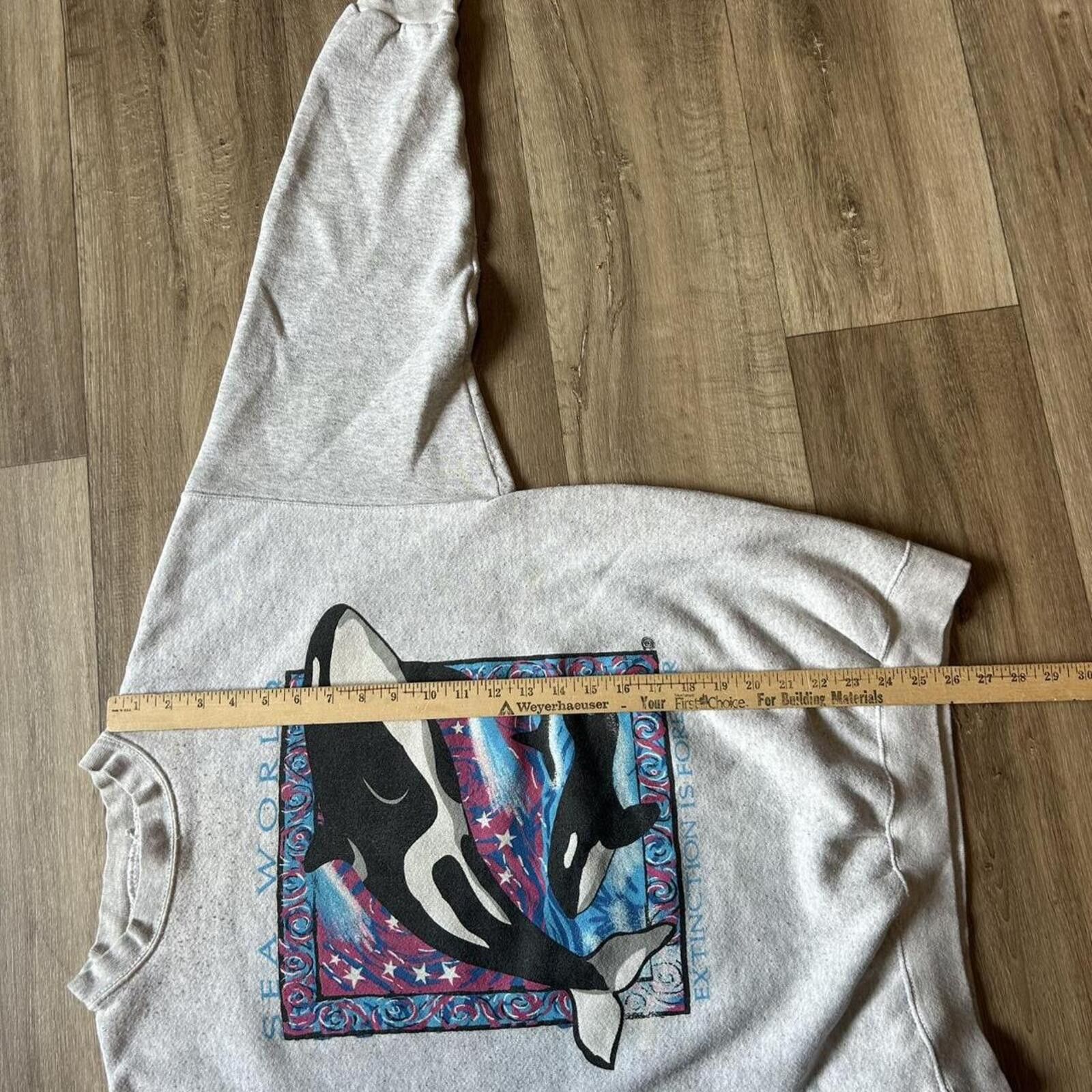Other Vintage 90s Sea World rare grey crewneck sweatshirt size L Size US L / EU 52-54 / 3 - 7 Thumbnail