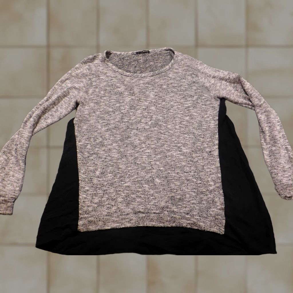 Vintage Maurices Womens Sweater Large Gray Pullover Crew Neck Long Sleeve Bow Button Knit Cotton Polyester Raglan Stretch Geometric Vintage No Size L / US 10 / IT 46 - 1 Thumbnail