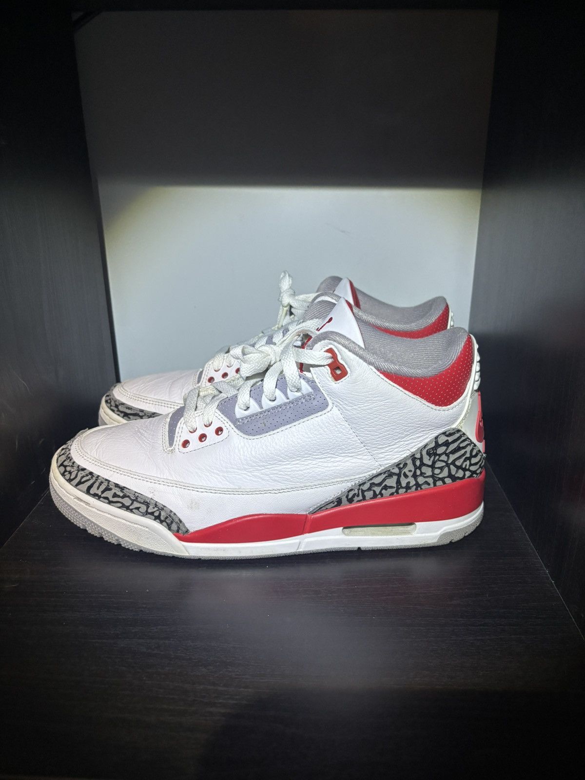 Jordan Brand × Nike Air Jordan 3 Retro Size US 9.5 / EU 42-43 - 2 Thumbnail