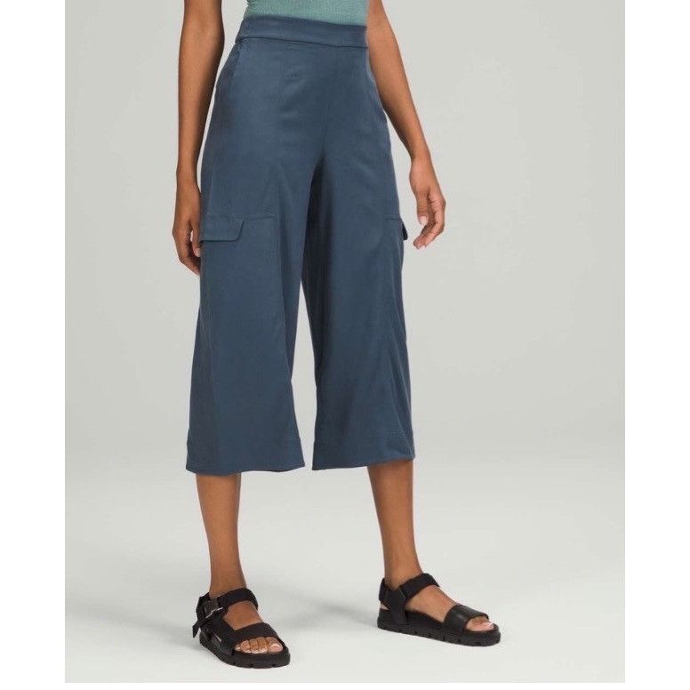 Lululemon Lululemon Metropolis Maven High Rise Crop Size 2Iron Blue Size 26" / US 2 / IT 38 - 3 Thumbnail