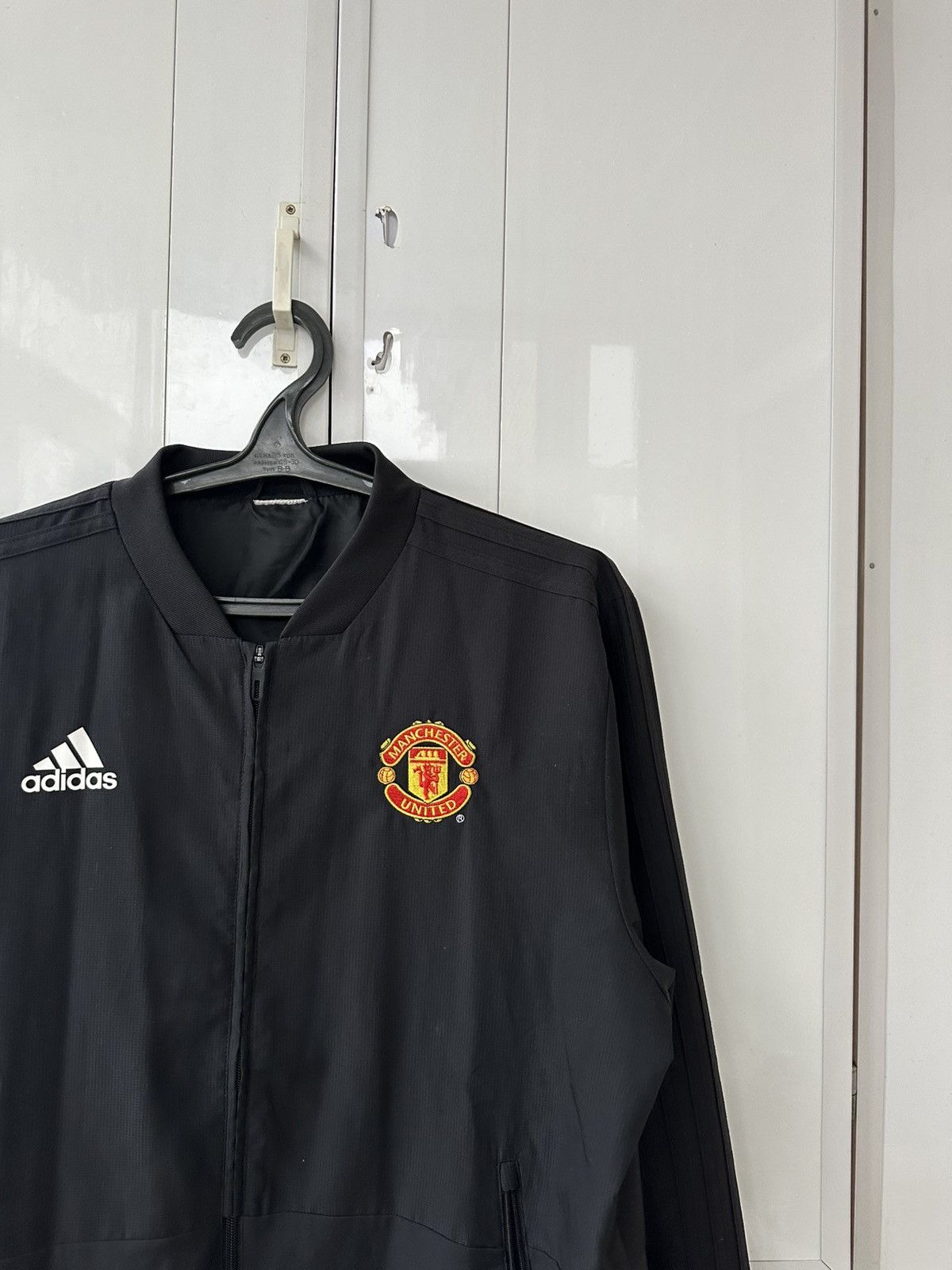 Adidas Vintage Adidas Manchester United 2018 Jacket Zip Size US L / EU 52-54 / 3 - 4 Thumbnail