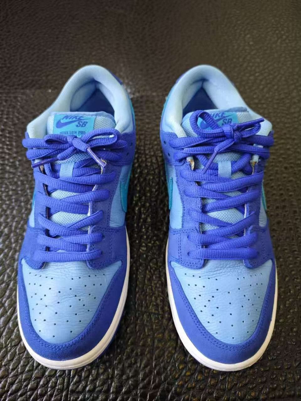 Nike SB Nike SB Dunk Low DM0807-400 Size US 10 / EU 43 - 1 Thumbnail