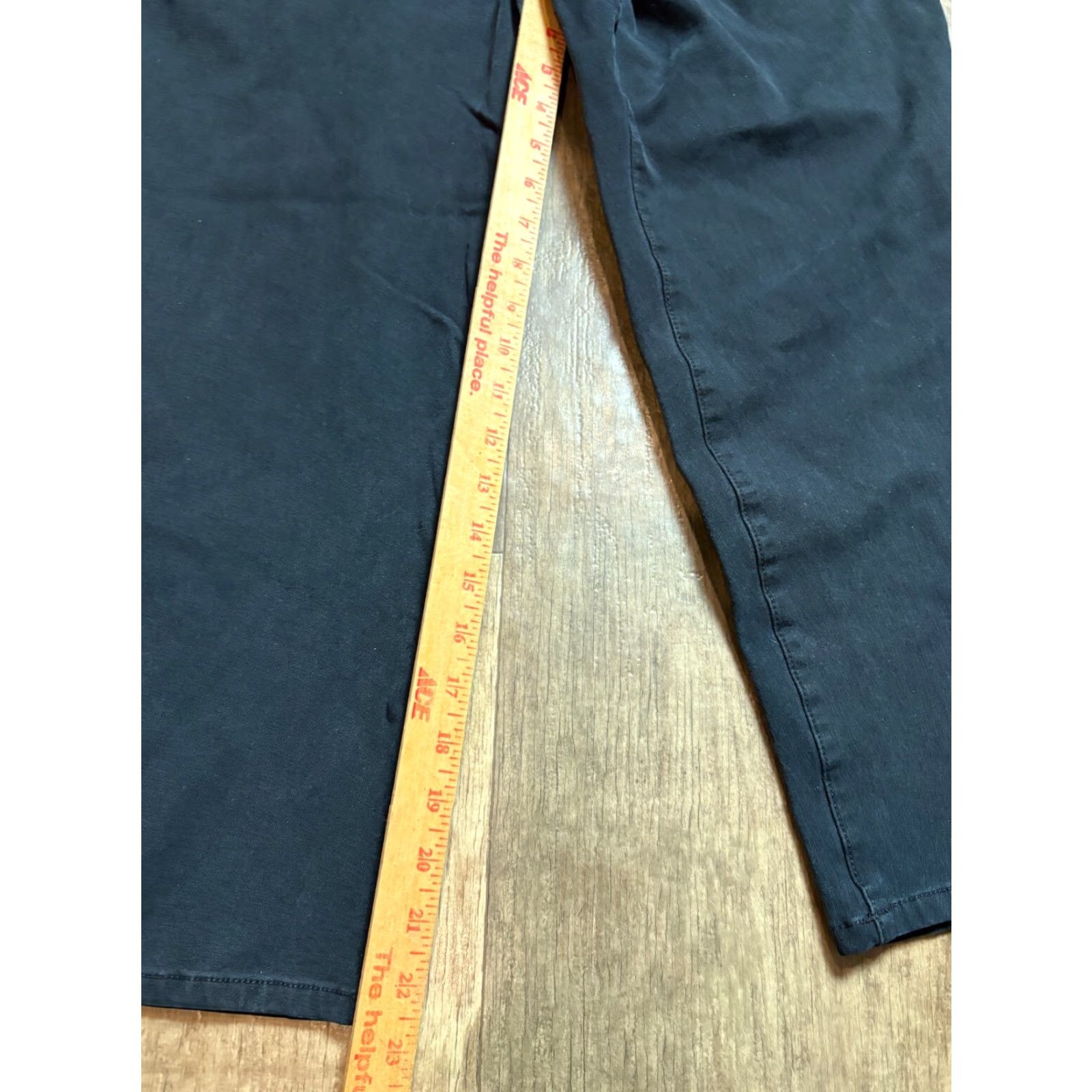 Vintage Chico's Jeans Womens Size 3 Short Black Denim So Slimming Cropped City USA Modern Style Size 26" / US 2 / IT 38 - 2 Thumbnail