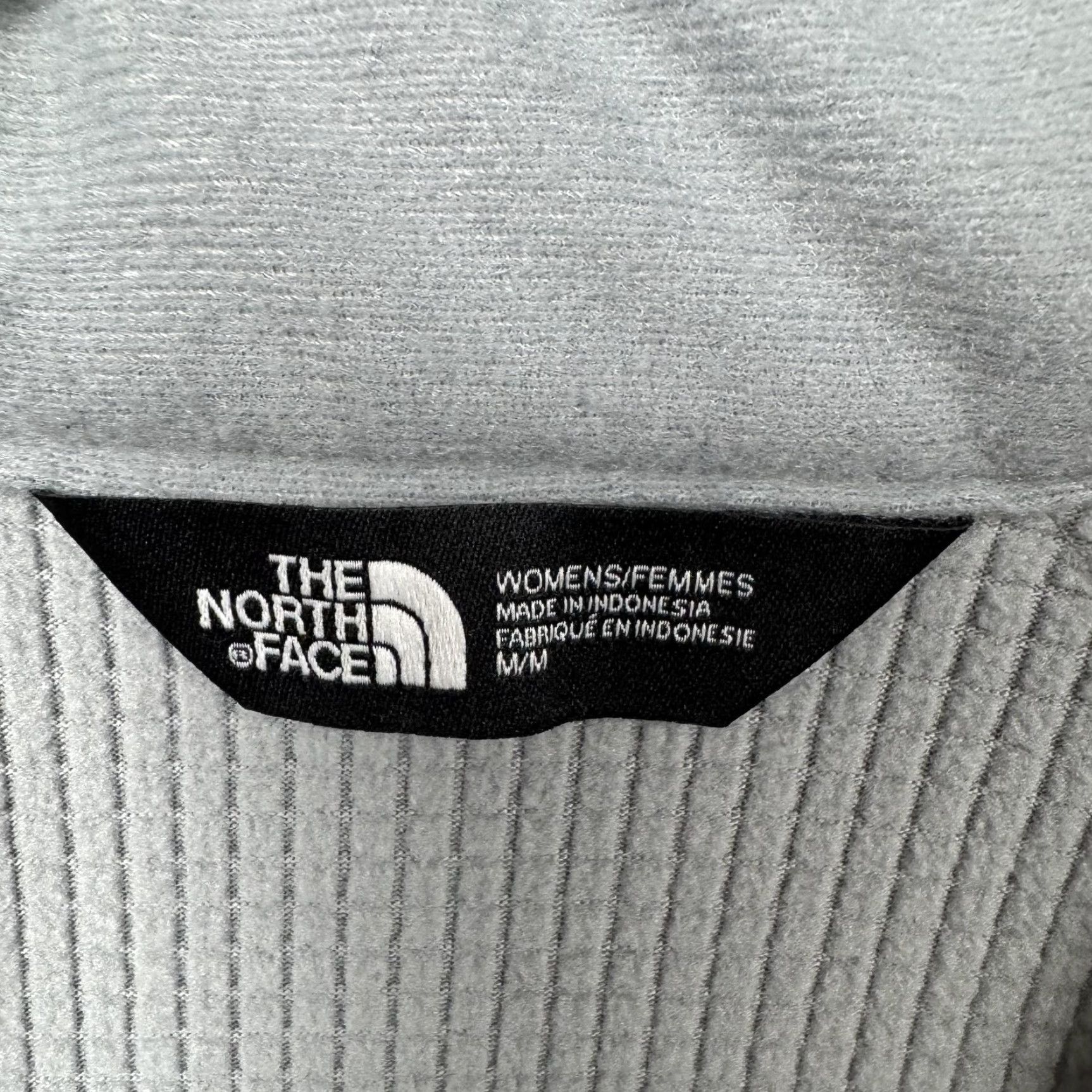 The North Face The North Face Women M Gray Pullover 1/4 Zip Mock Neck Thumbholes Raglan Sleeve Athletic Hiking Layering Shirt Size M / US 6-8 / IT 42-44 - 6 Thumbnail