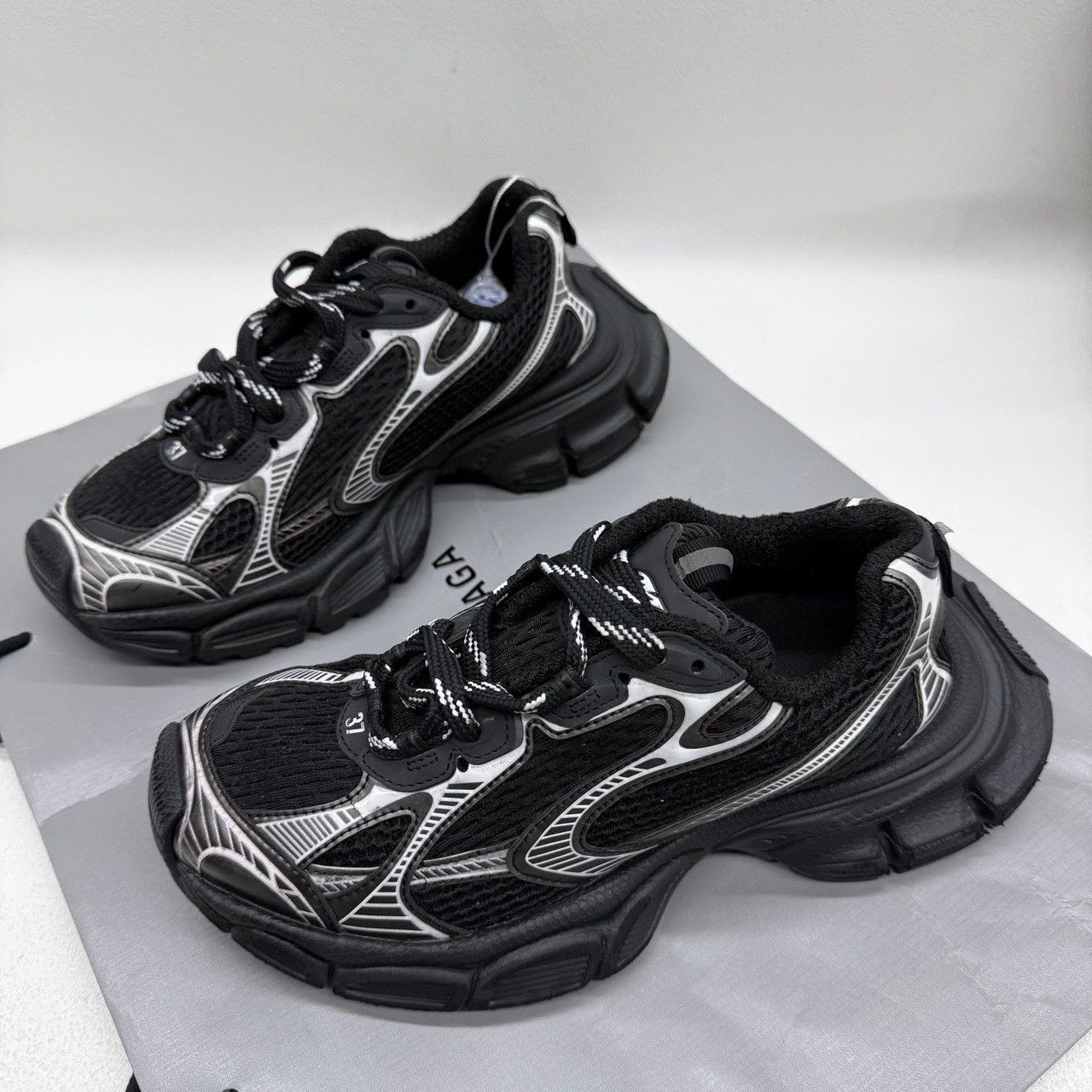 Balenciaga Balenciaga Silver Lowtop Sneakers us_6-5 Women Size US 6.5 / IT 36.5 - 1 Thumbnail