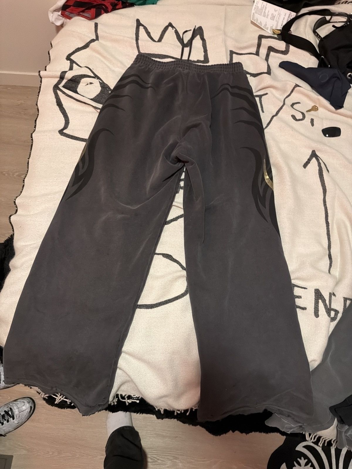 Balenciaga balenciaga rhinestone graffiti sweatpants Size US 32 / EU 48 - 8 Thumbnail