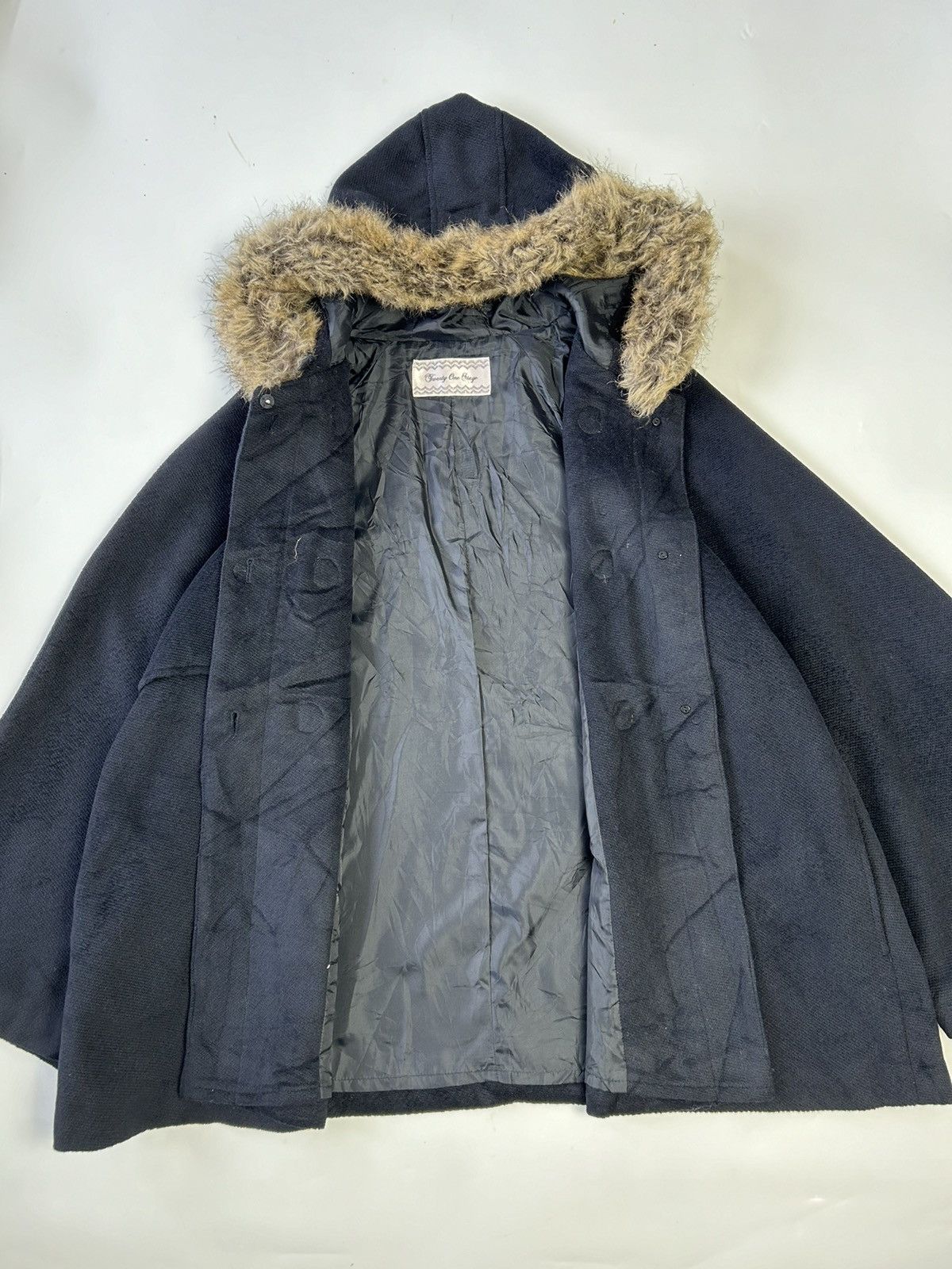 Japanese Brand TWENTY ONE STAGE FAUX FUR HOODIE CAPE Size ONE SIZE - 3 Thumbnail