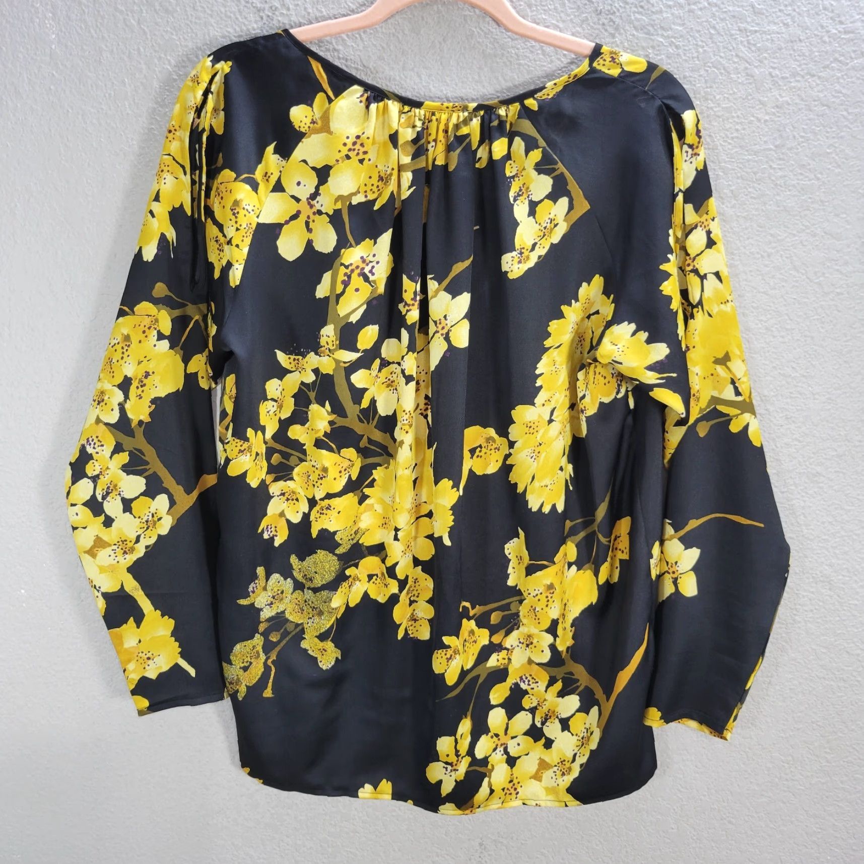 Vintage Natori Blouse Shirt Yellow Floral V-Neck Relaxed Sz S Womens Shirt Size S / US 4 / IT 40 - 5 Thumbnail