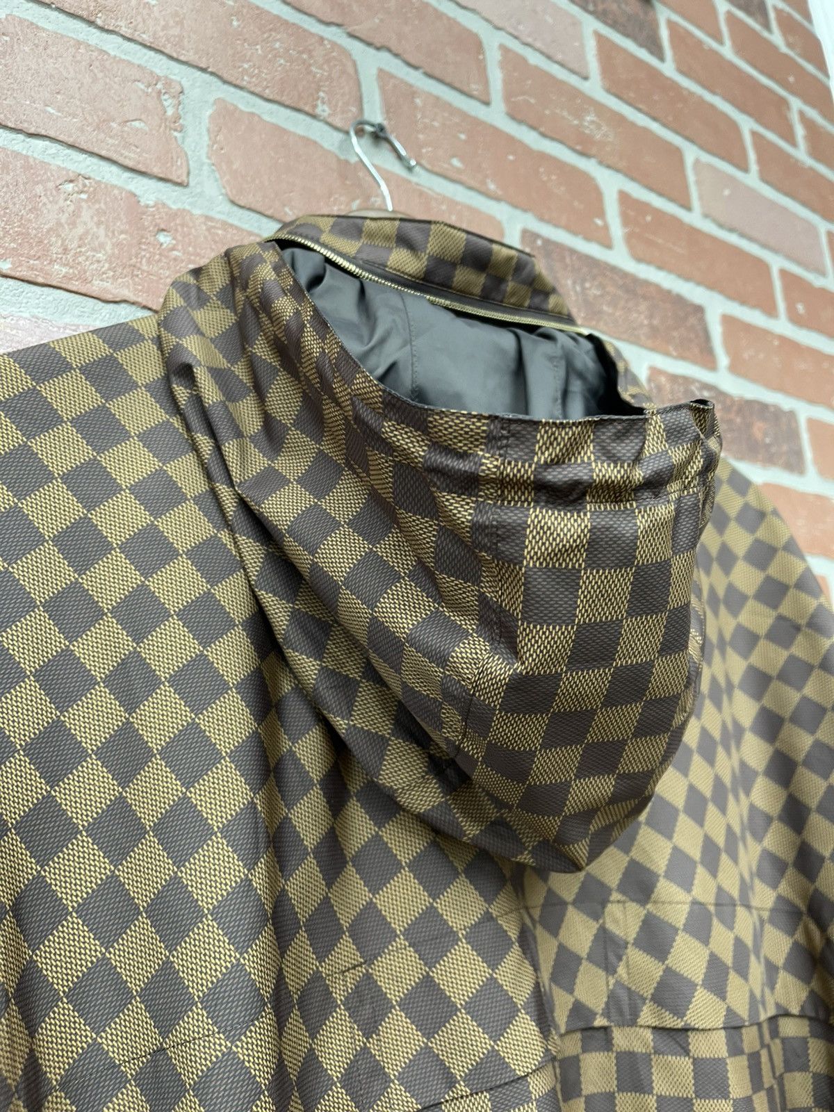 Louis Vuitton Size L/56LV - Louis Vuitton Reversible Windbreaker Size US L / EU 52-54 / 3 - 9 Thumbnail