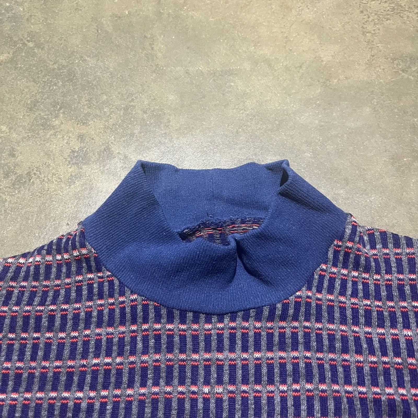 Vintage Vintage 60s Navy/Red Knit Mock Neck Pattern Shirt Size US S / EU 44-46 / 1 - 4 Thumbnail