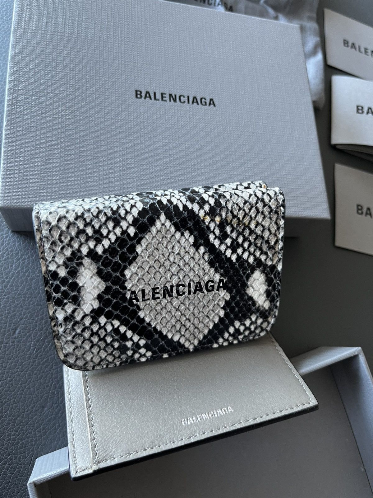Balenciaga Balenciaga Python Print Tri-Fold Wallet Limited Edition Size ONE SIZE - 12 Thumbnail