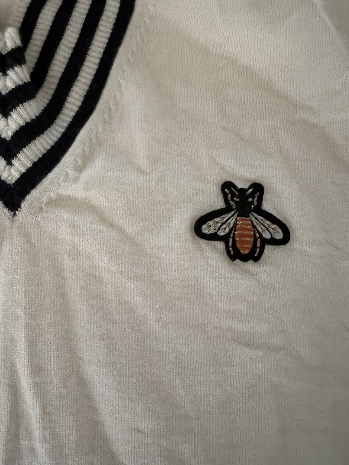 Gucci Gucci V-Neck Wool Knit Sweater with Bee Embroidery Size US M / EU 48-50 / 2 - 5 Thumbnail