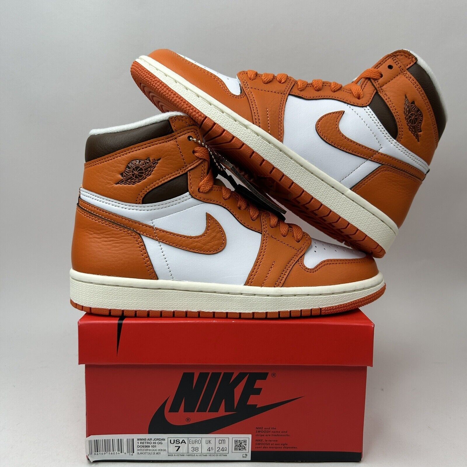 Nike Nike Air Jordan 1 Retro High OG WMNS “Starfish” 2023 Size US 7 / IT 37 - 1 Thumbnail