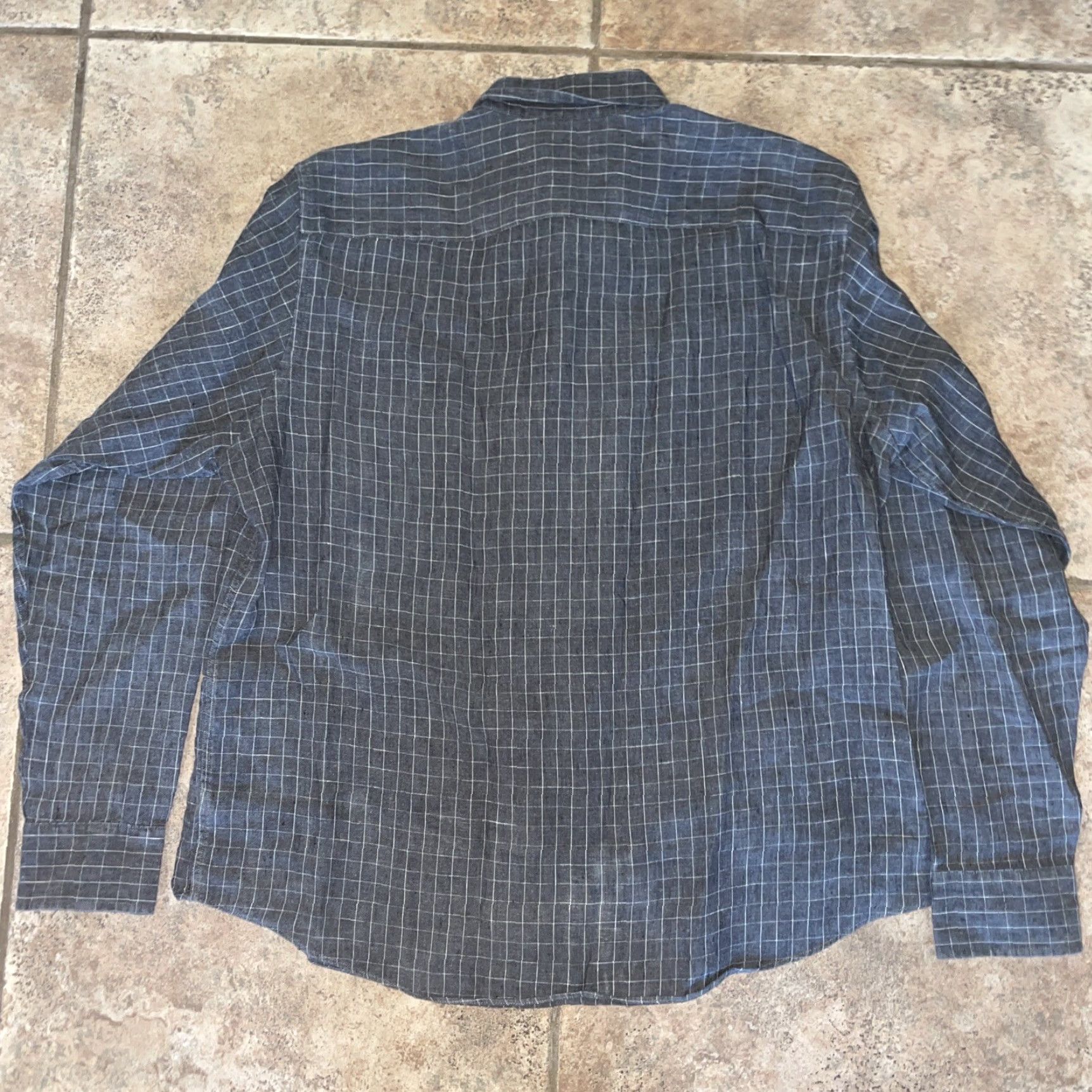 UNTUCKit Untuckit Gray Plaid Shirt Mens XL Button-Up Long Sleeve Regular Size Untuckit Mens XL Gray Plaid Shirt Size US XL / EU 56 / 4 - 4 Thumbnail