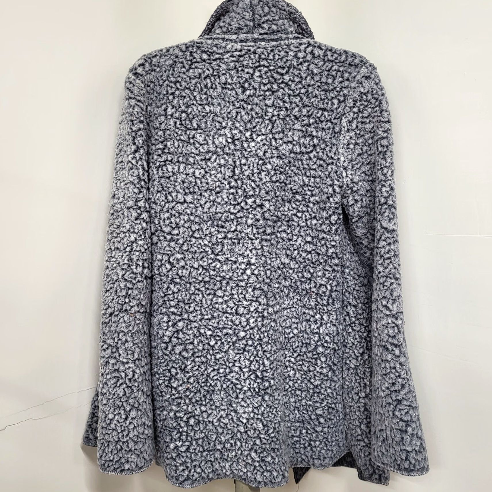 Vintage Secret Treasures Cardigan Women’s Size M Gray & White Sherpa Pocket Sweater Jacket Seasonal Winter Fall Spring Size M / US 6-8 / IT 42-44 - 3 Thumbnail