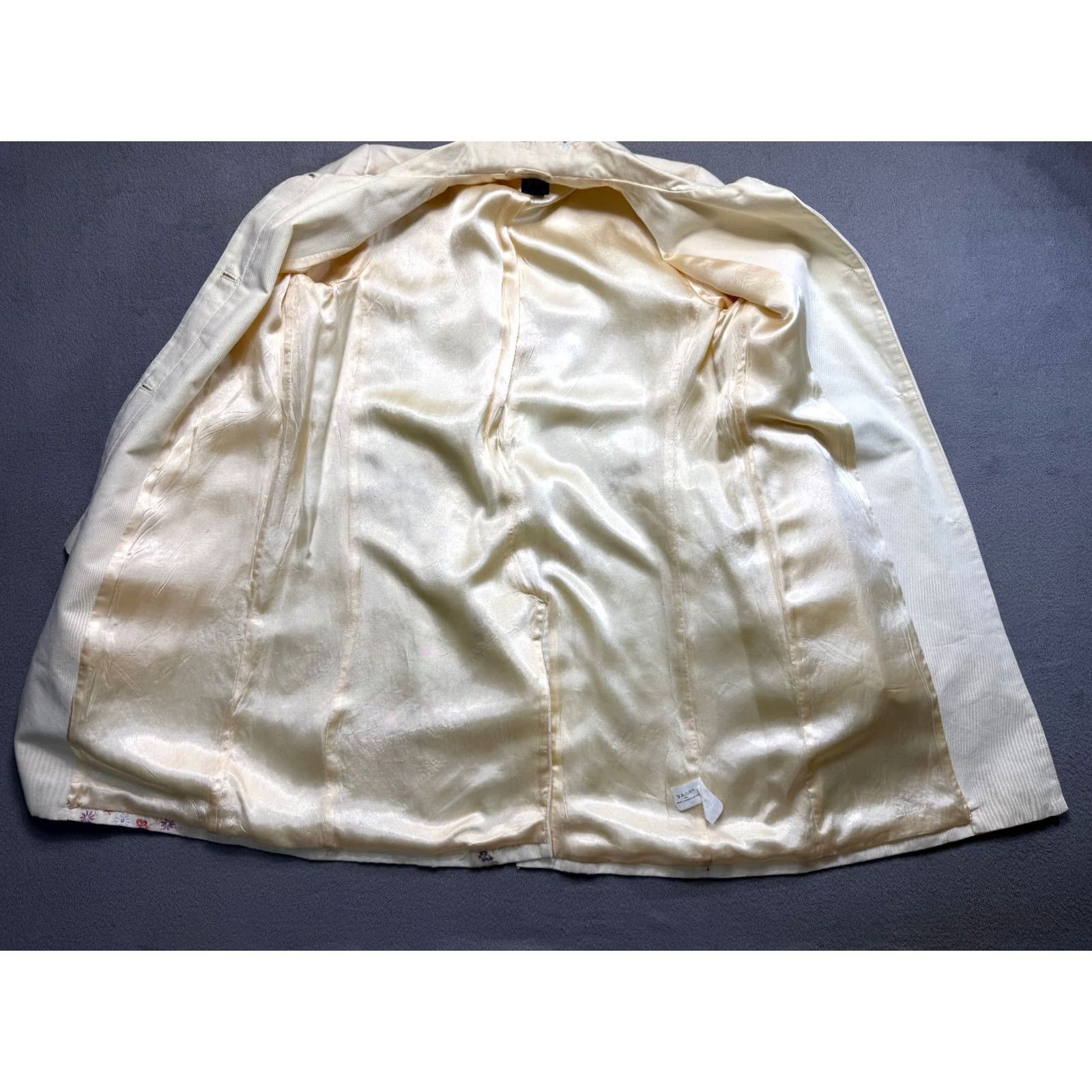 Gap GAP Beige embroidery coat flowers pattern womens size M Coat Womens M Beige Flower Embroidery Pattern Trench Coat Size M / US 6-8 / IT 42-44 - 2 Thumbnail