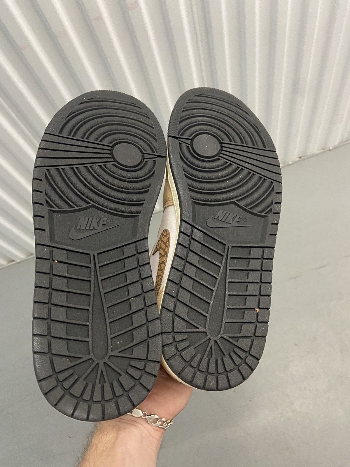Nike Nike elephants ( brown ) size 10.5 Size US 10.5 / EU 43-44 - 6 Thumbnail