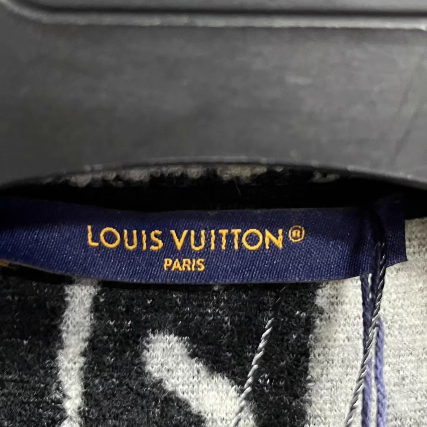Louis Vuitton Louis Vuitton Black White All Over Comic Print Jacket L Size US L / EU 52-54 / 3 - 3 Thumbnail