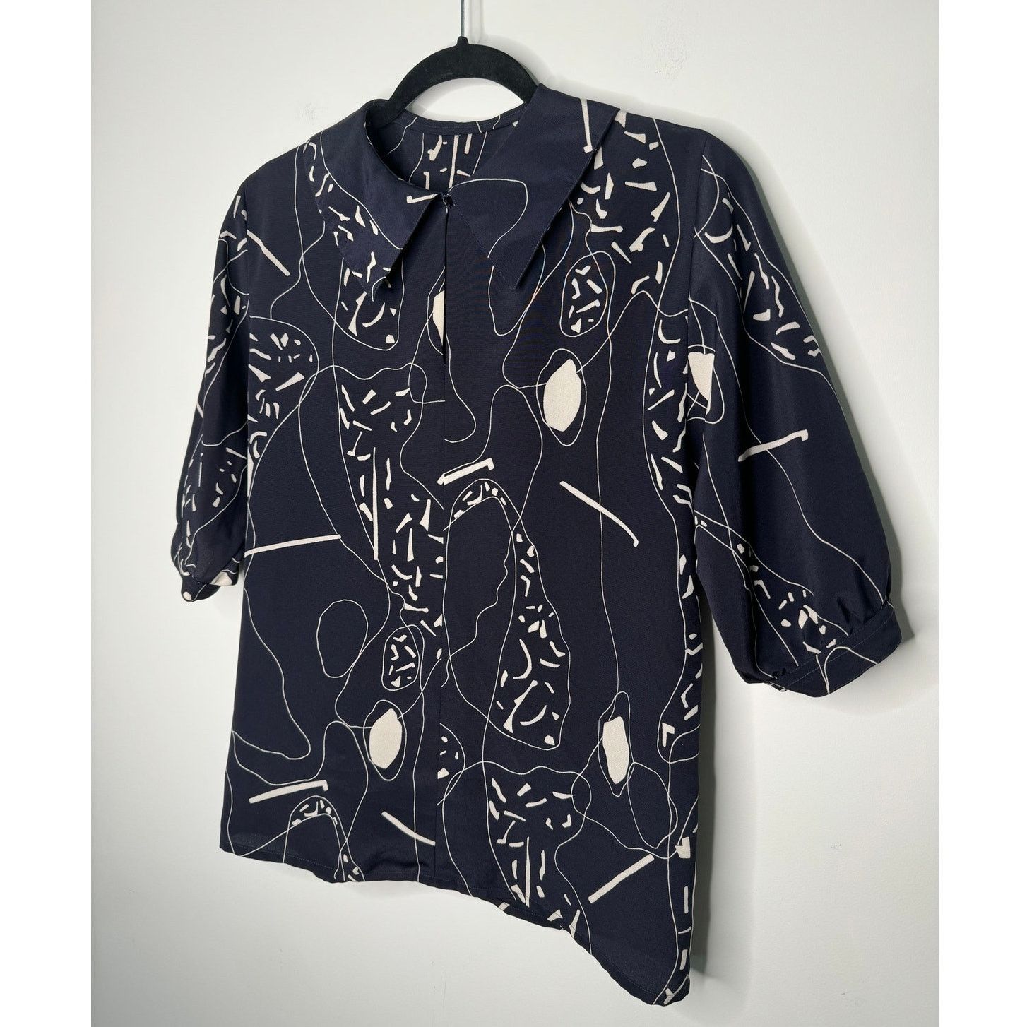 Jaeger Vintage Jaeger Collard Abstract Blue Short Sleeve Blouse Size XS / US 0-2 / IT 36-38 - 2 Thumbnail