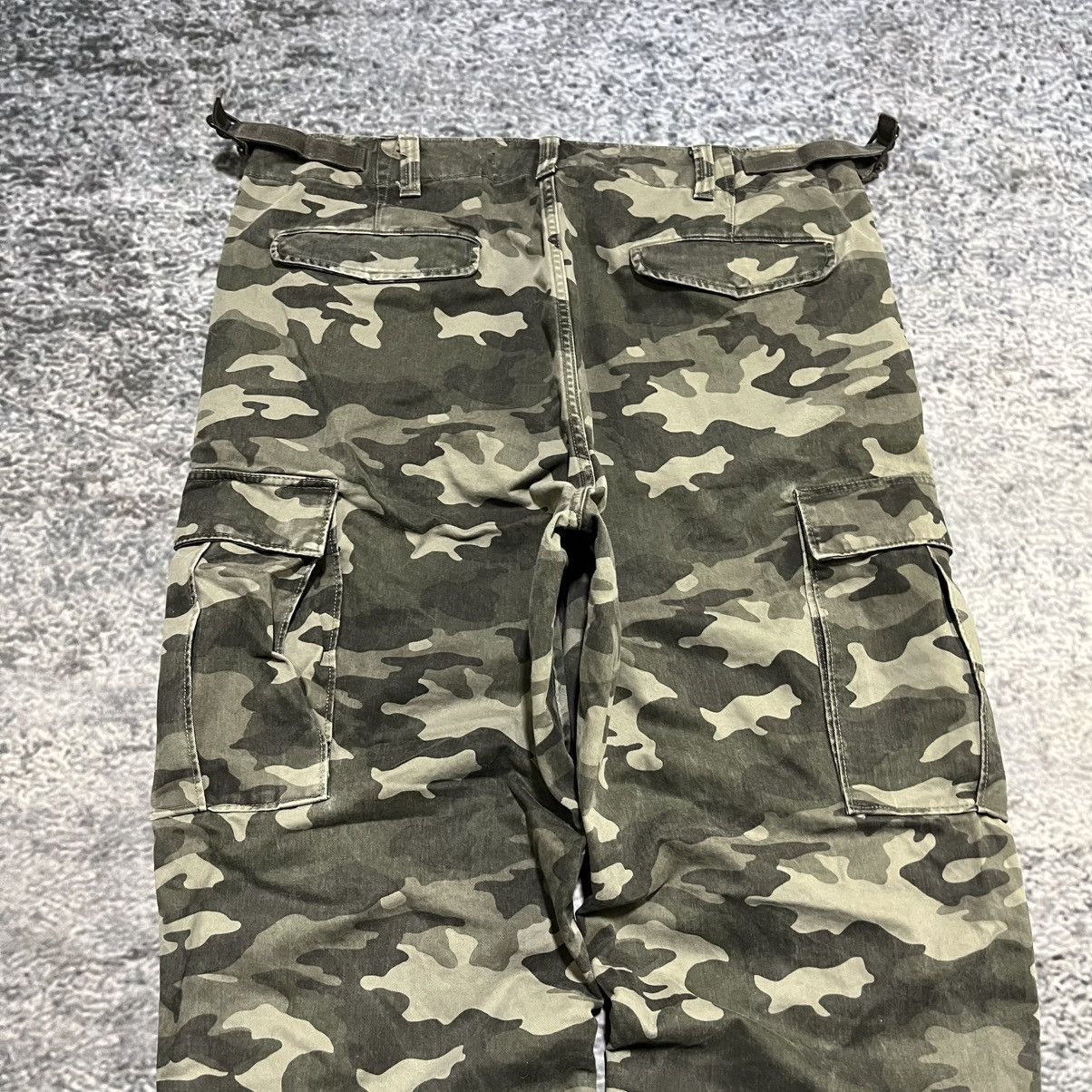 Banana Republic Vintage Banana Republic Camo Cargo Pants 2000s Y2K 38x28 Size US 38 / EU 54 - 4 Thumbnail
