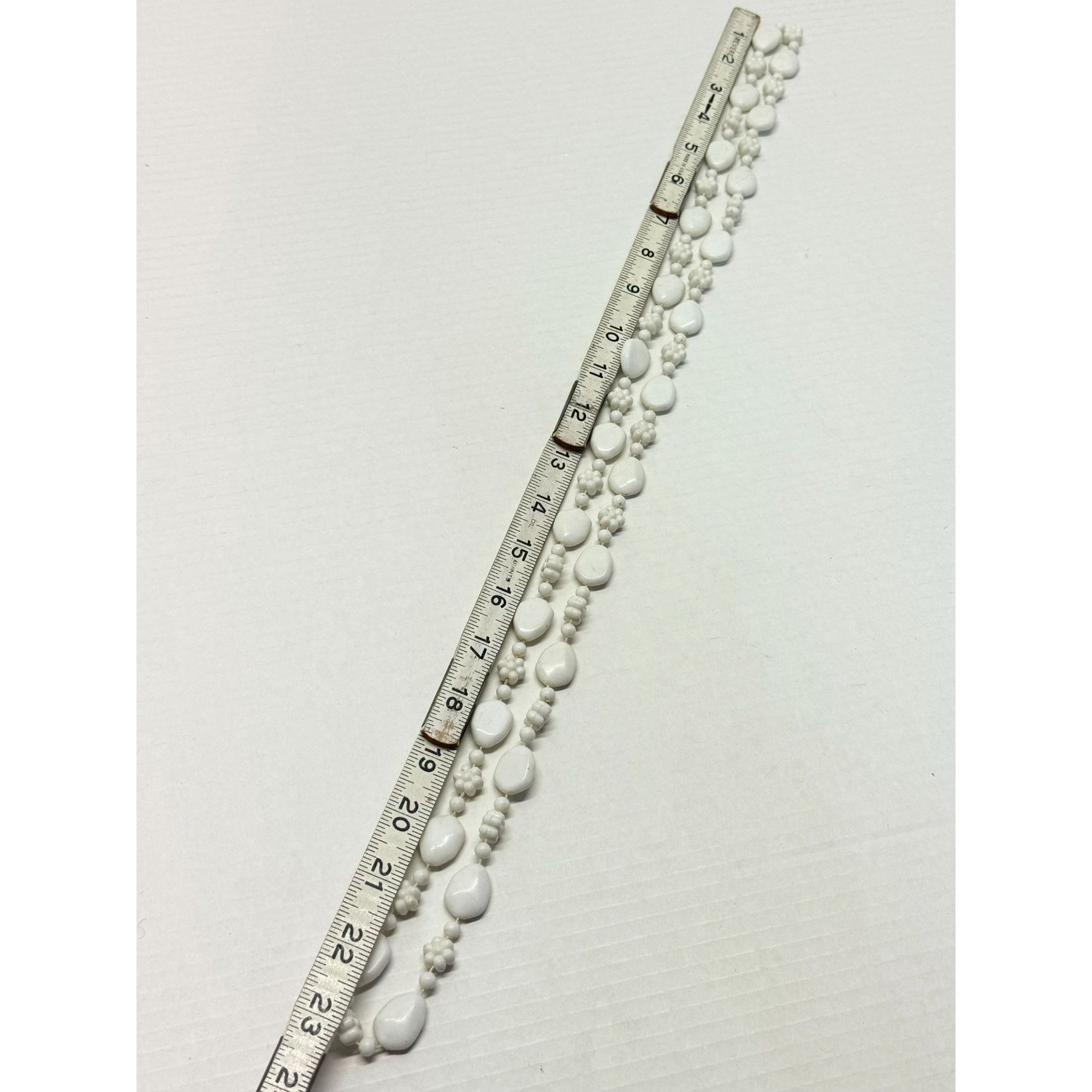 Vintage Vintage white flower beaded necklace Size ONE SIZE - 5 Thumbnail