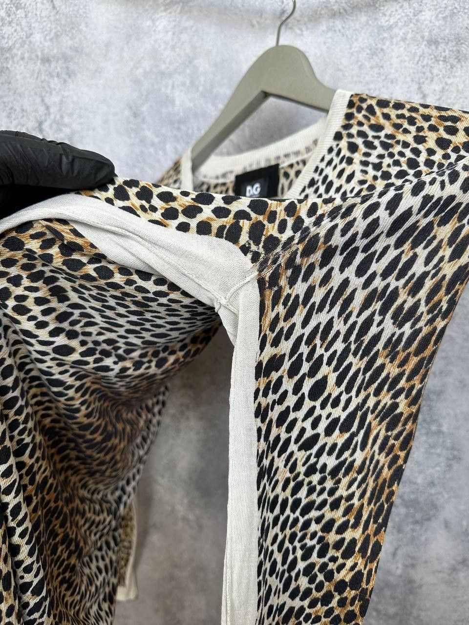 Dolce & Gabbana Dolce & Gabbana Y2k Leopard Top V-Neck Silk Sweater 2000s LS Size S / US 4 / IT 40 - 9 Thumbnail