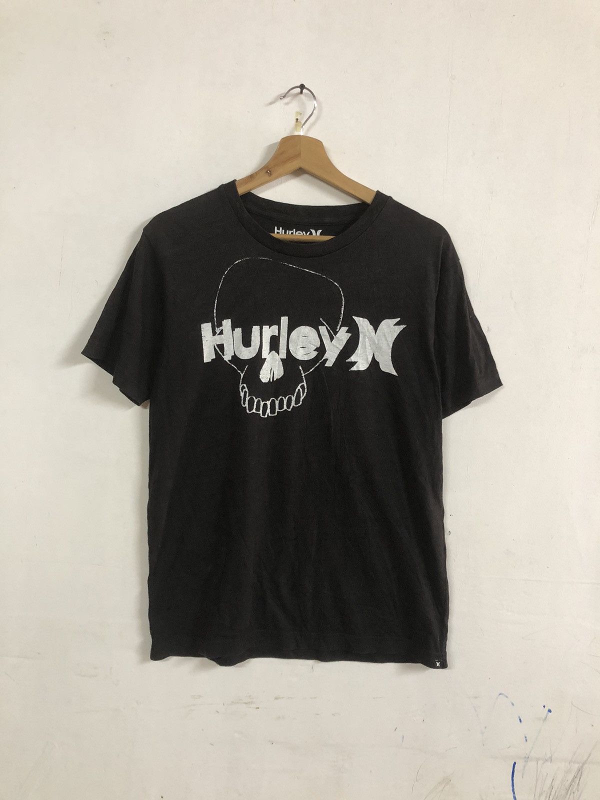 Vintage Y2K Hurley Tshirt Roundneck