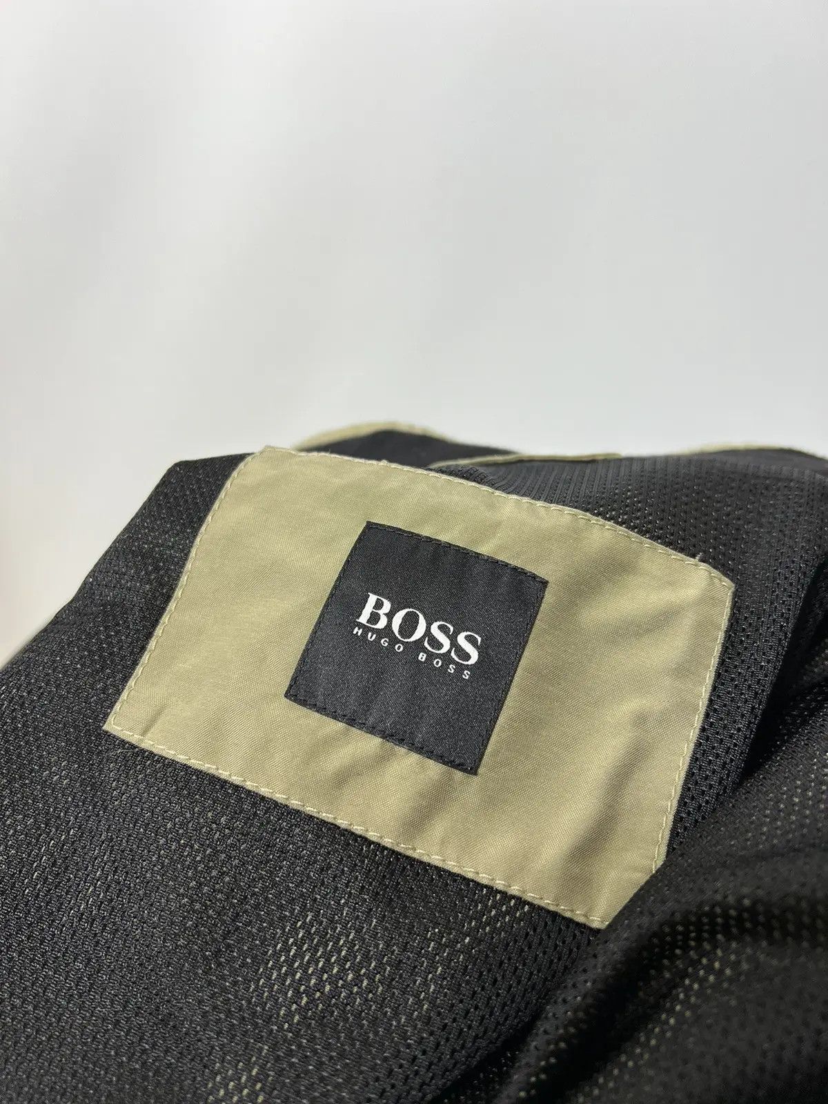 Designer × Hugo Boss Hugo Boss men’s light coat Size US M / EU 48-50 / 2 - 8 Thumbnail