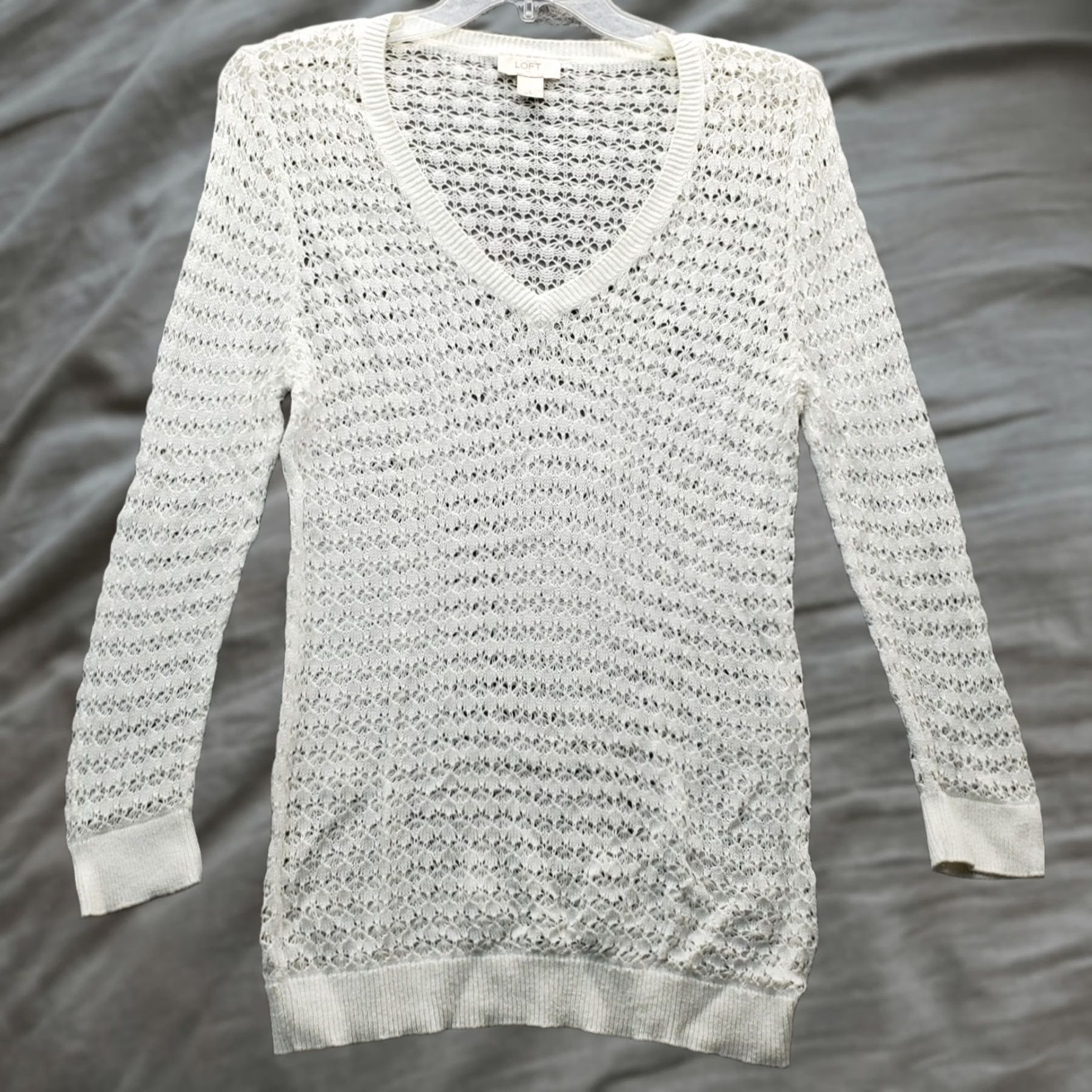 Loft LOFT Ann Taylor Sweater Womens L White Chunky Knit Long Sleeve V Neck Pullover Size L / US 10 / IT 46 - 1 Thumbnail