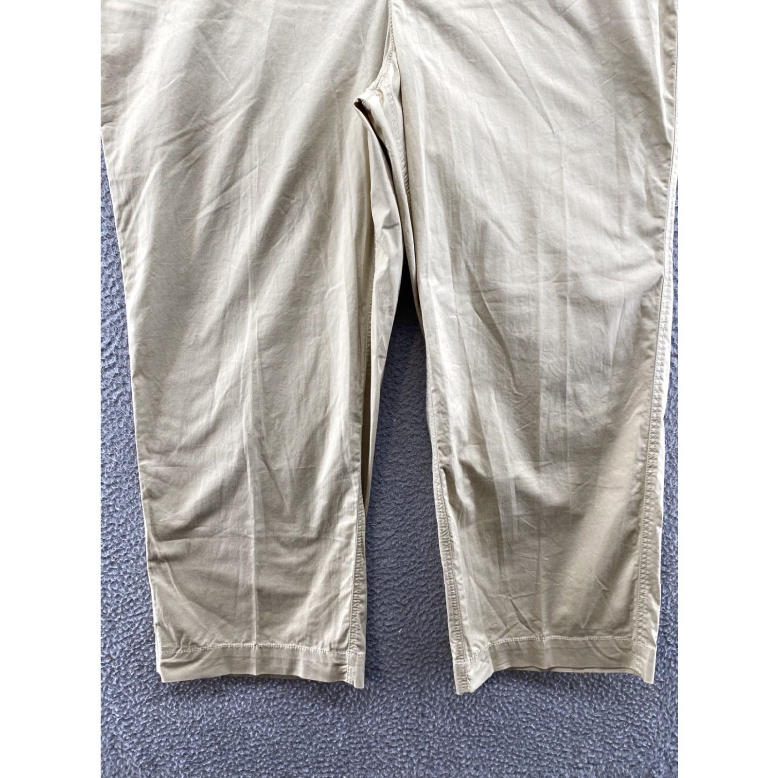 Vintage Chico’s Women’s Capri Wide-Leg Beige Pants in Size 12 - Relaxed, Pockets, Lightweight, Casual, Regular, Button, Zip, 0-1-0-2-3-4 Size 34" / US 12 / IT 48 - 3 Thumbnail