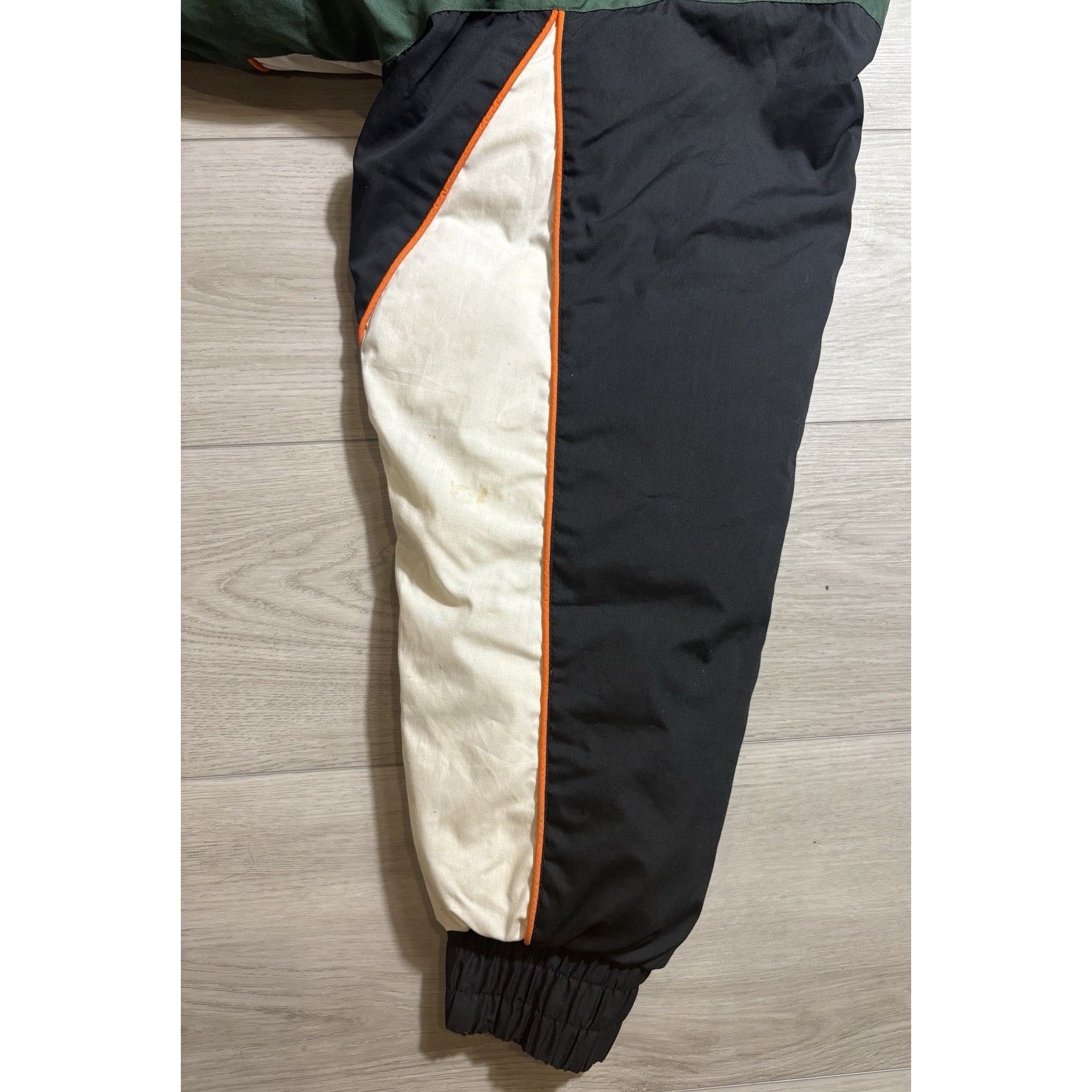 NFL Daniel Young X Looney Tunes Miami Hurricanes Puffer L Size US L / EU 52-54 / 3 - 18 Thumbnail