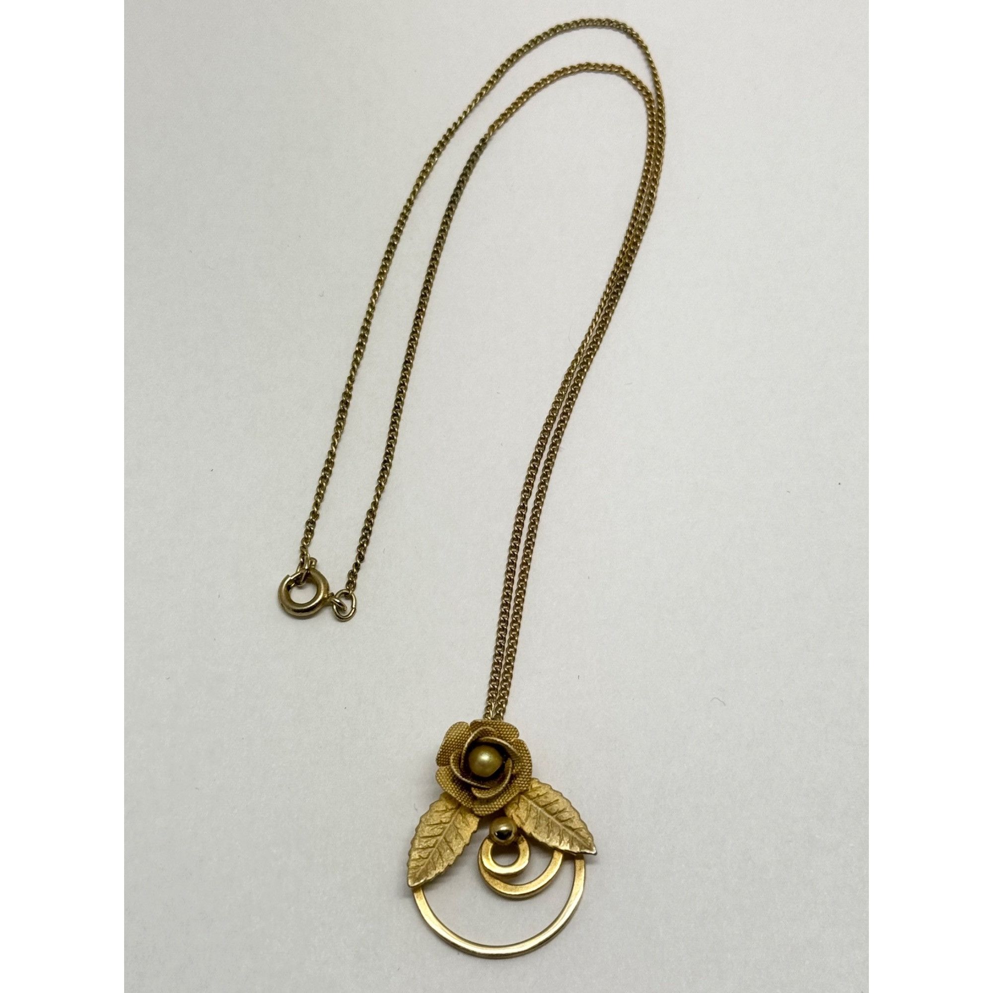 Vintage Vintage gold rose pearl charm necklace Size ONE SIZE - 2 Thumbnail