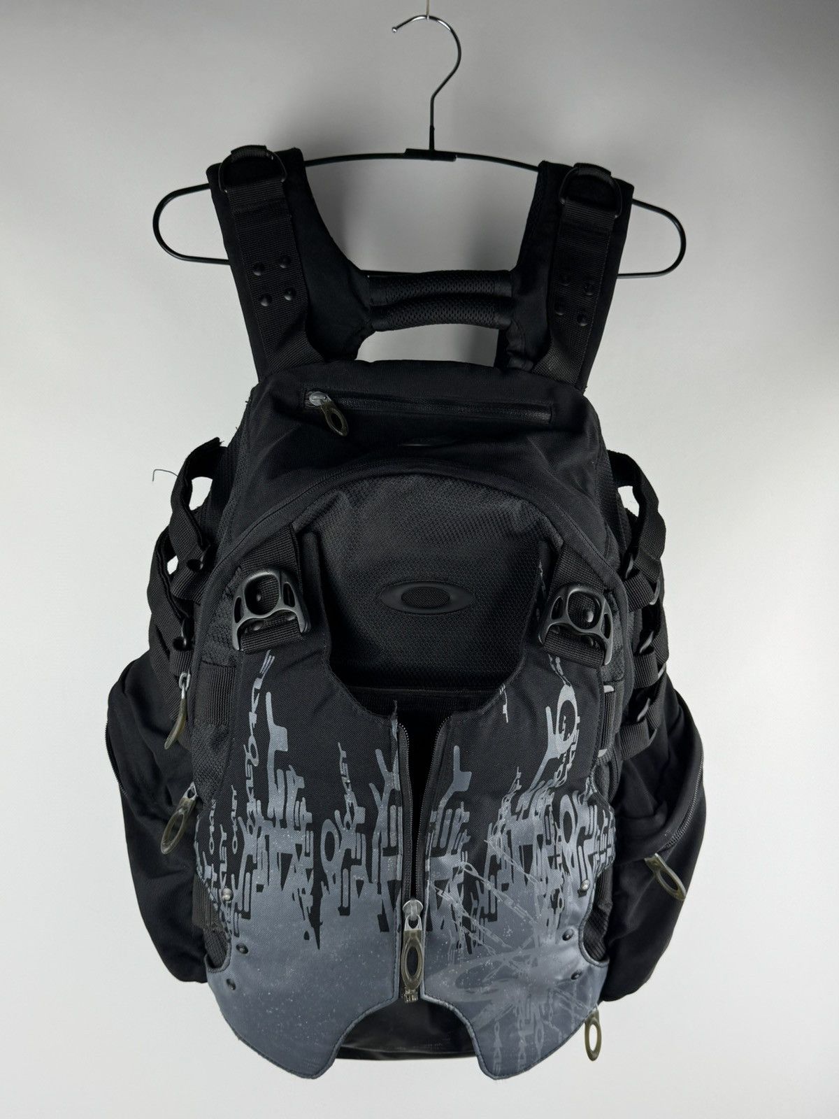 Oakley Vintage 00s Oakley Icon 2.0 Tactical Field Gear Graphic Edt Size ONE SIZE - 4 Thumbnail