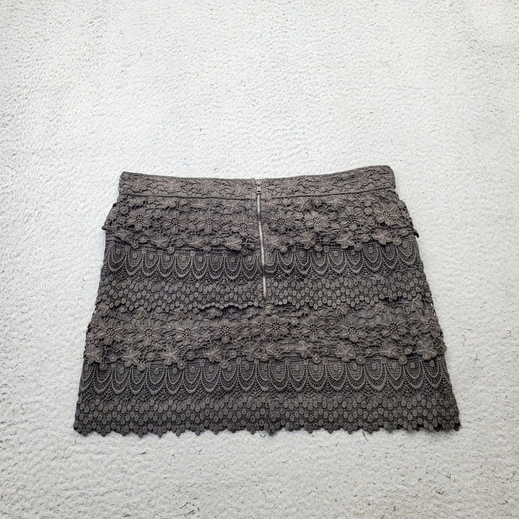 American Eagle Outfitters American Eagle Outfitters Skirt Womens 10 Gray Mini Floral Lace Lined Back Zip Size 32" / US 10 / IT 46 - 2 Thumbnail